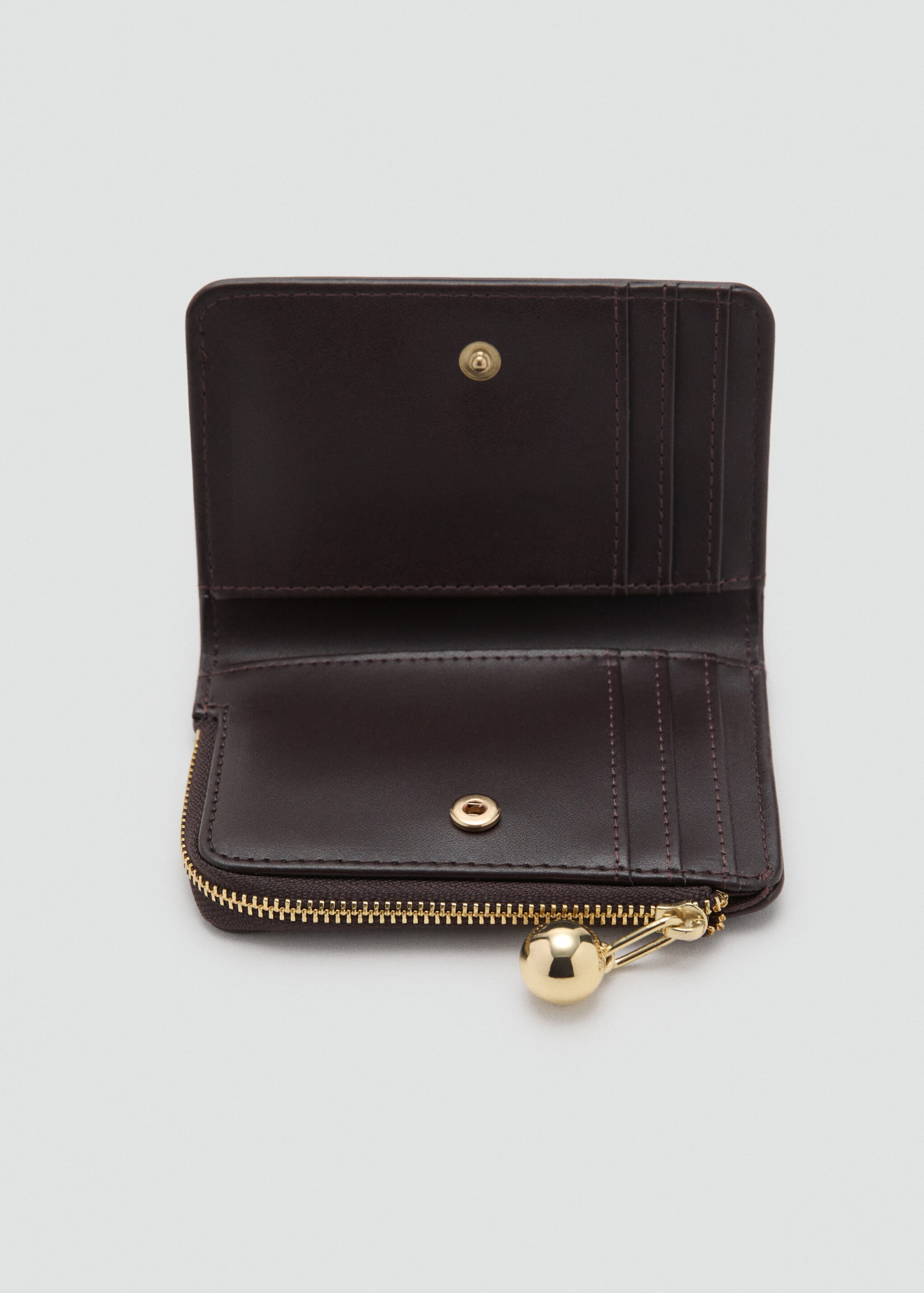 Wallet with mini-beads and flap - Details of the article 1, Chocolate. Ref: 17085995-00.