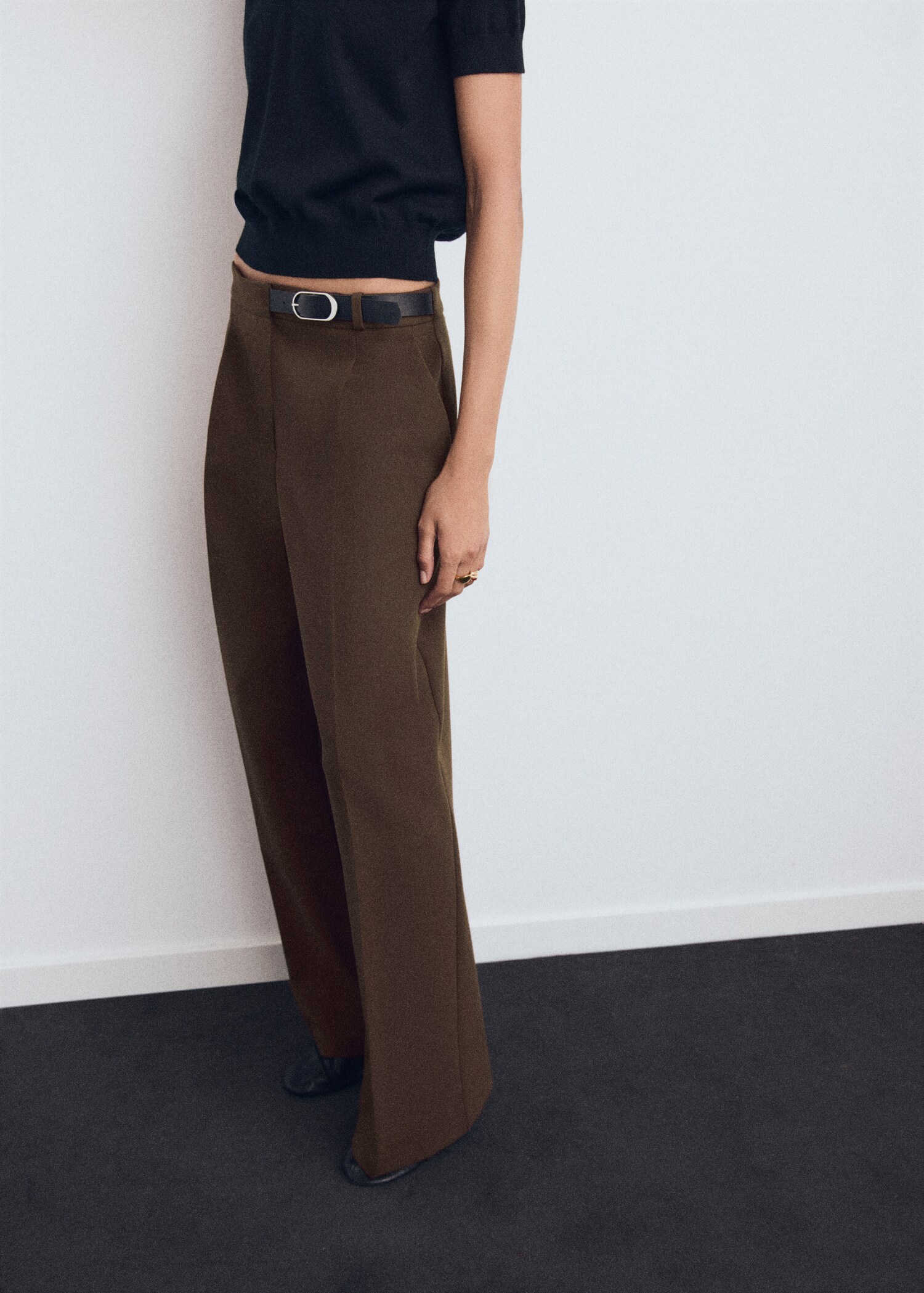 Pantalon combiné avec ceinture - Plan moyen