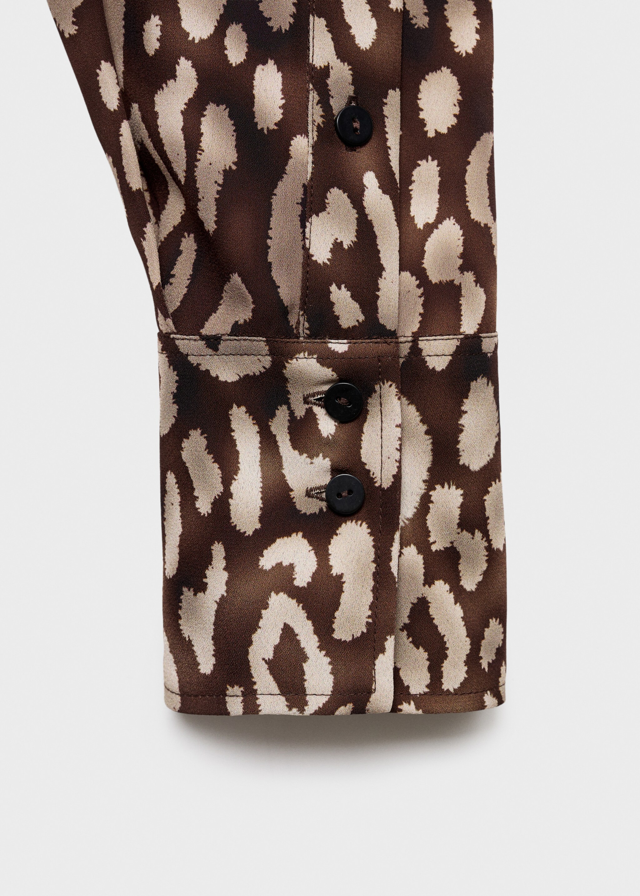 Leoparden-Satinbluse mit Schleife - Detail des Artikels 8, Braun. Ref: 17086002-00.