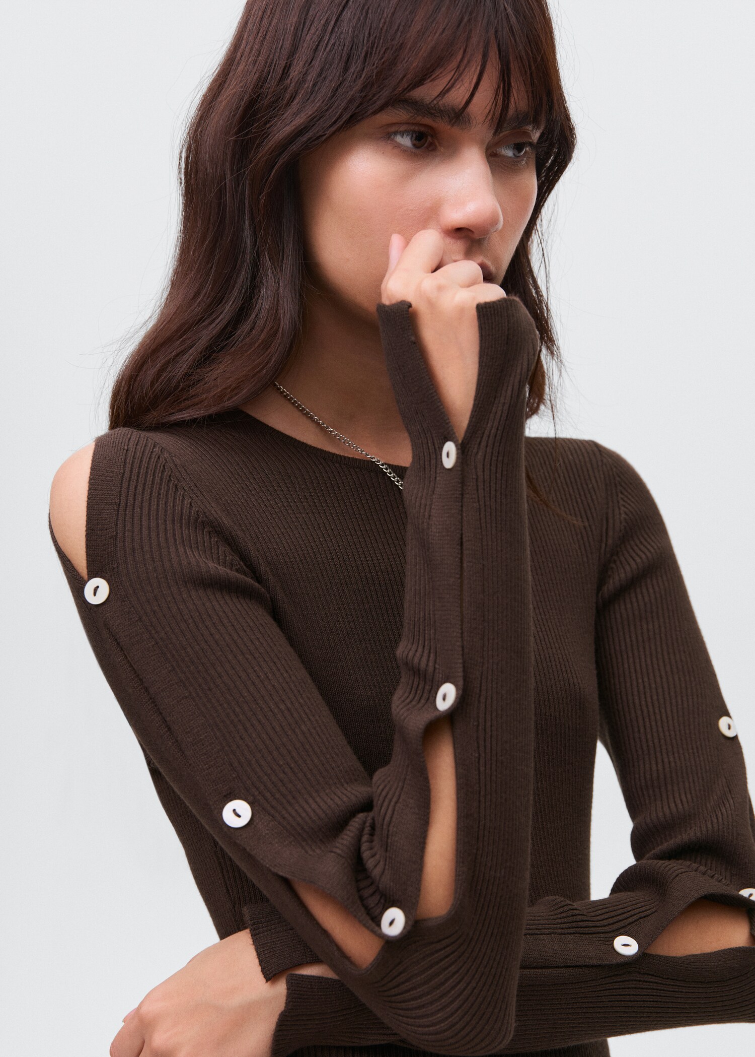 Long buttoned dress - Details of the article 1