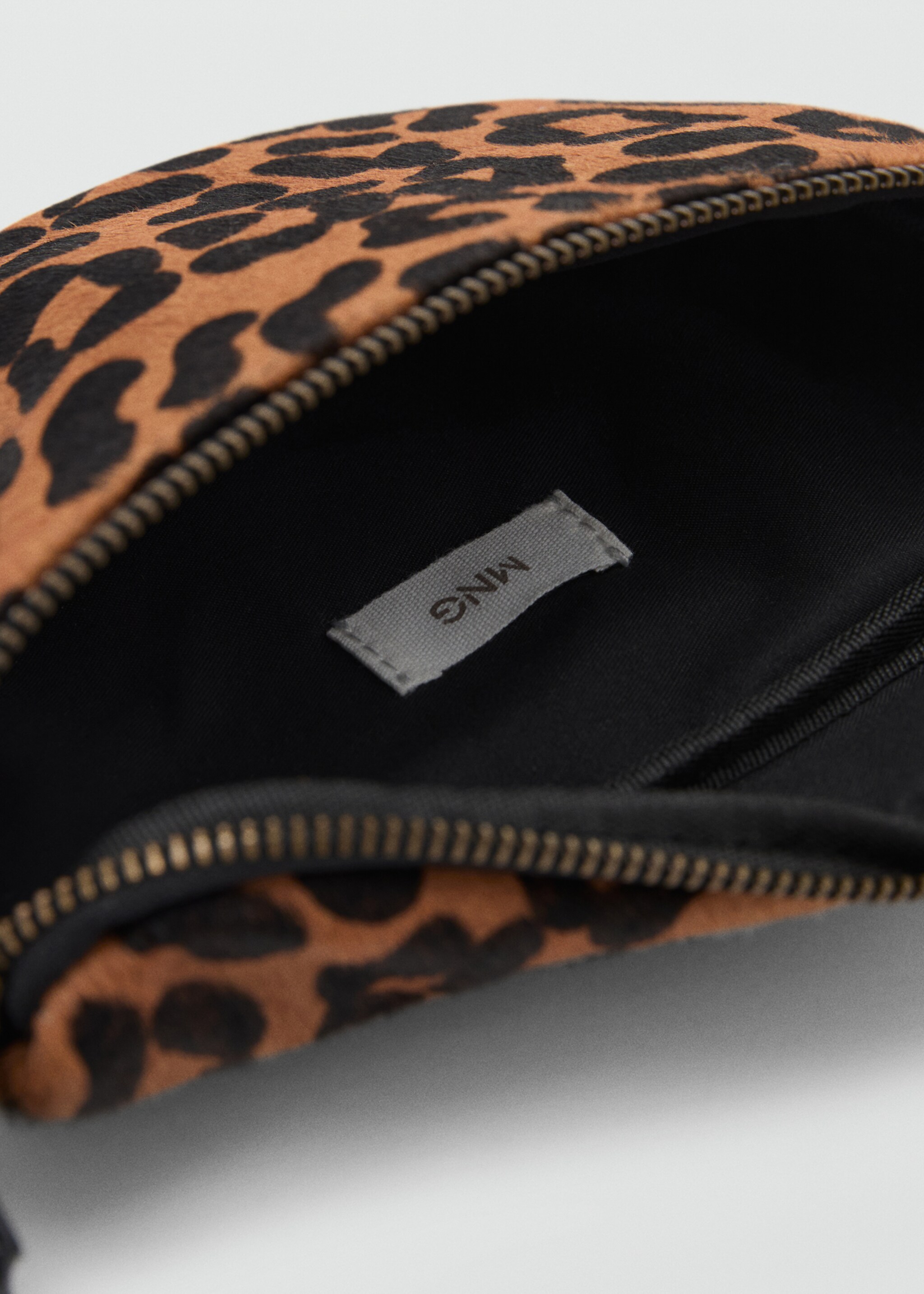 Leather crossbody bag - Details of the article 1, Medium Brown. Ref: 17086336-00.