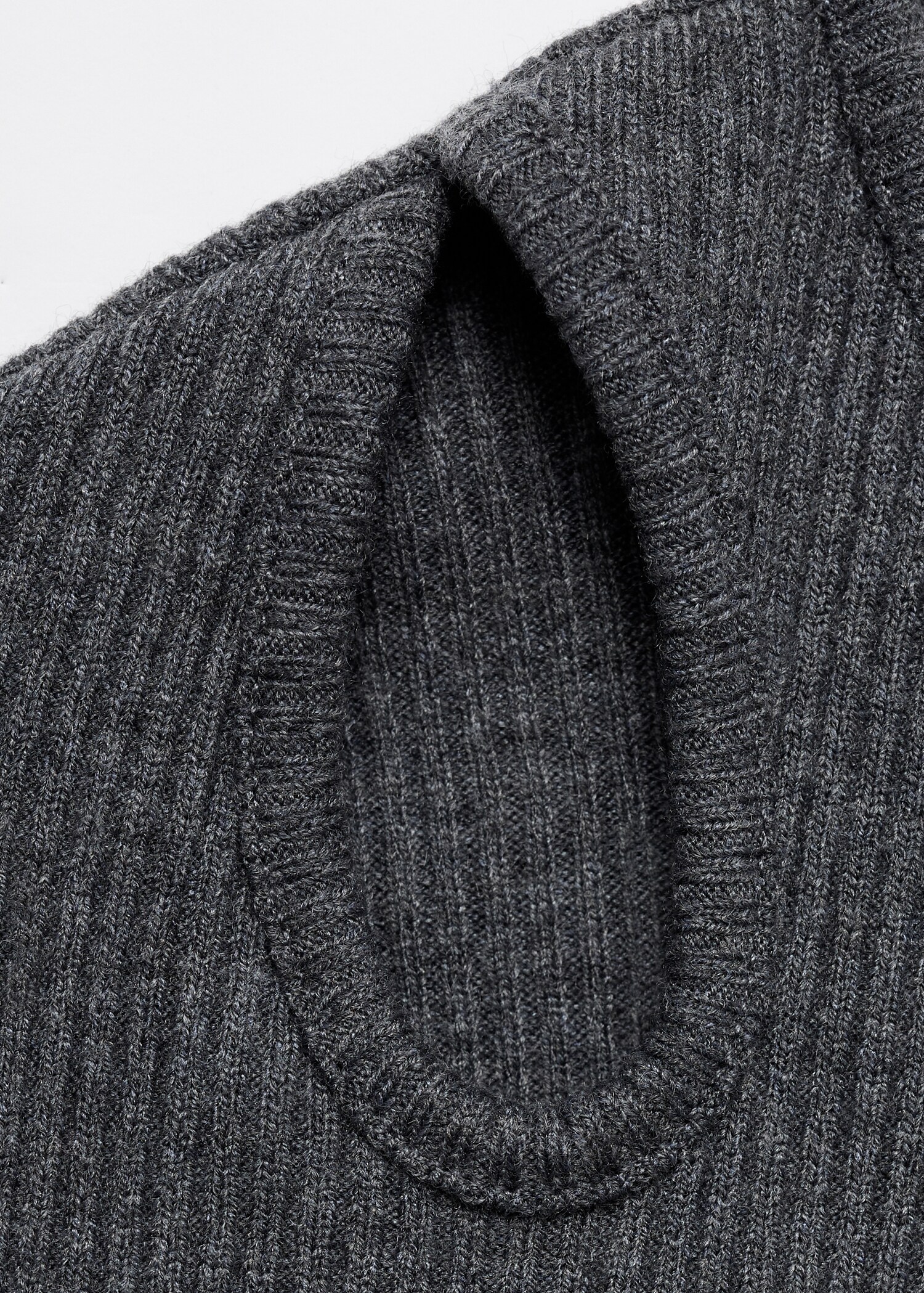 Long cut out dress - Details of the article 0