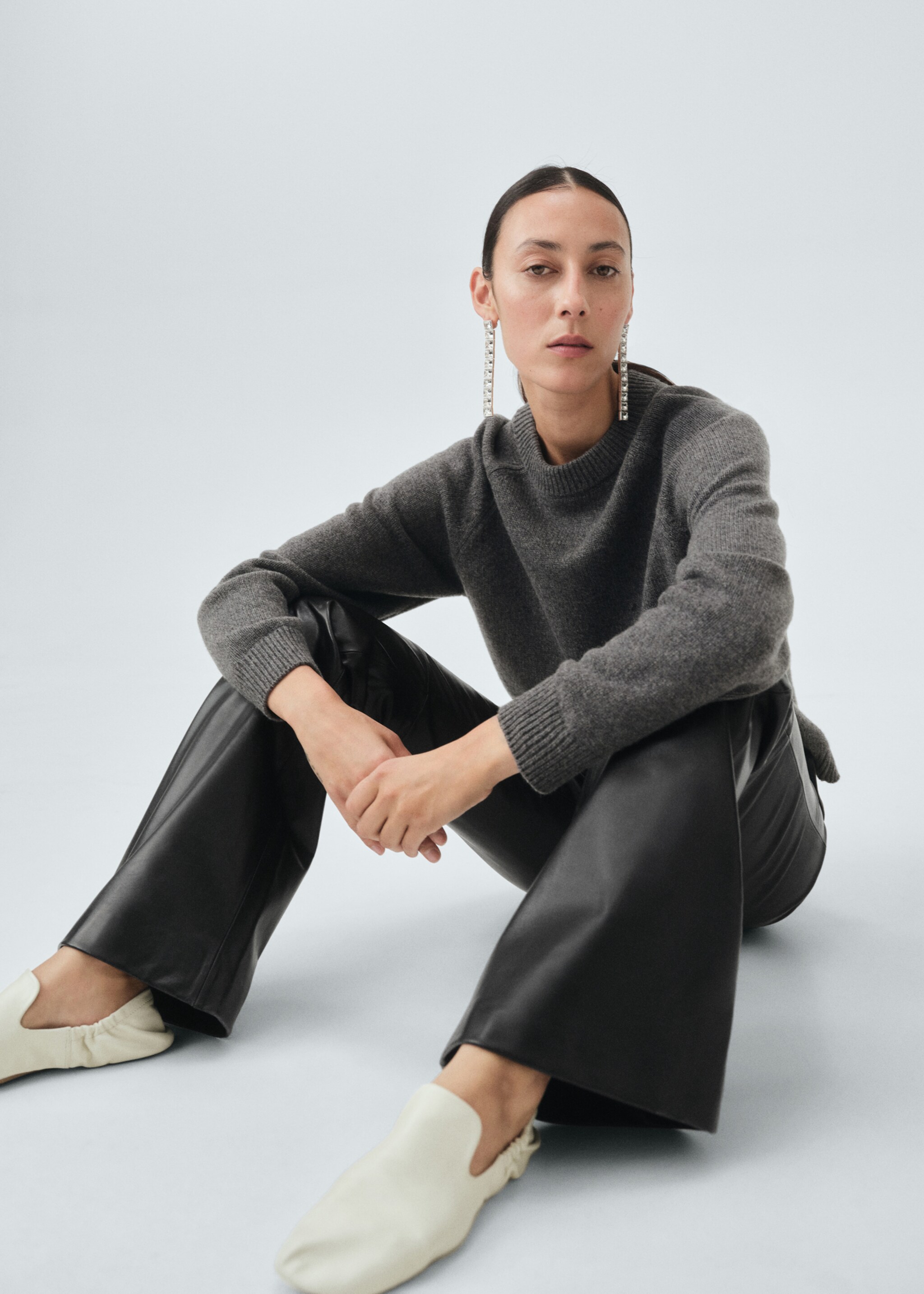 100% leather flared pants - Details of the article 2, Black. Ref: 17086343-00.
