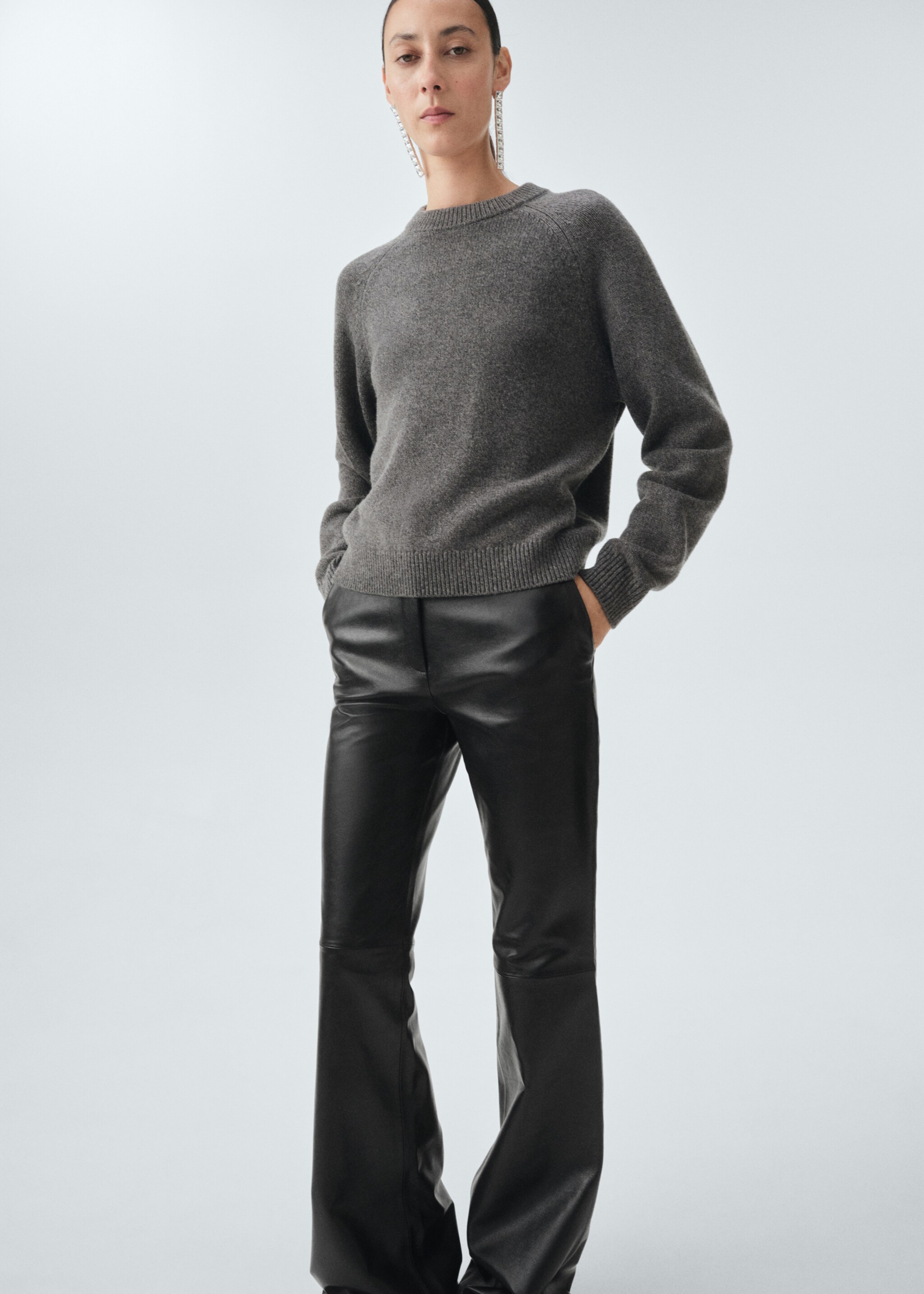 100% leather flared pants - Details of the article 4, Black. Ref: 17086343-00.