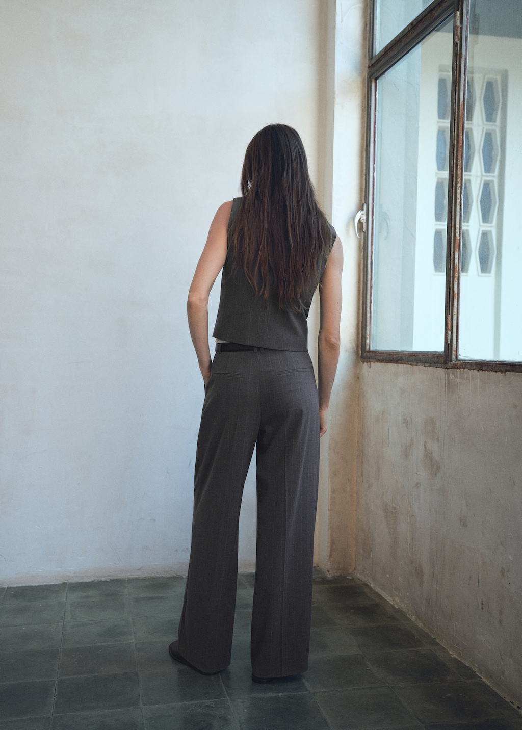 Suit vest with buttons