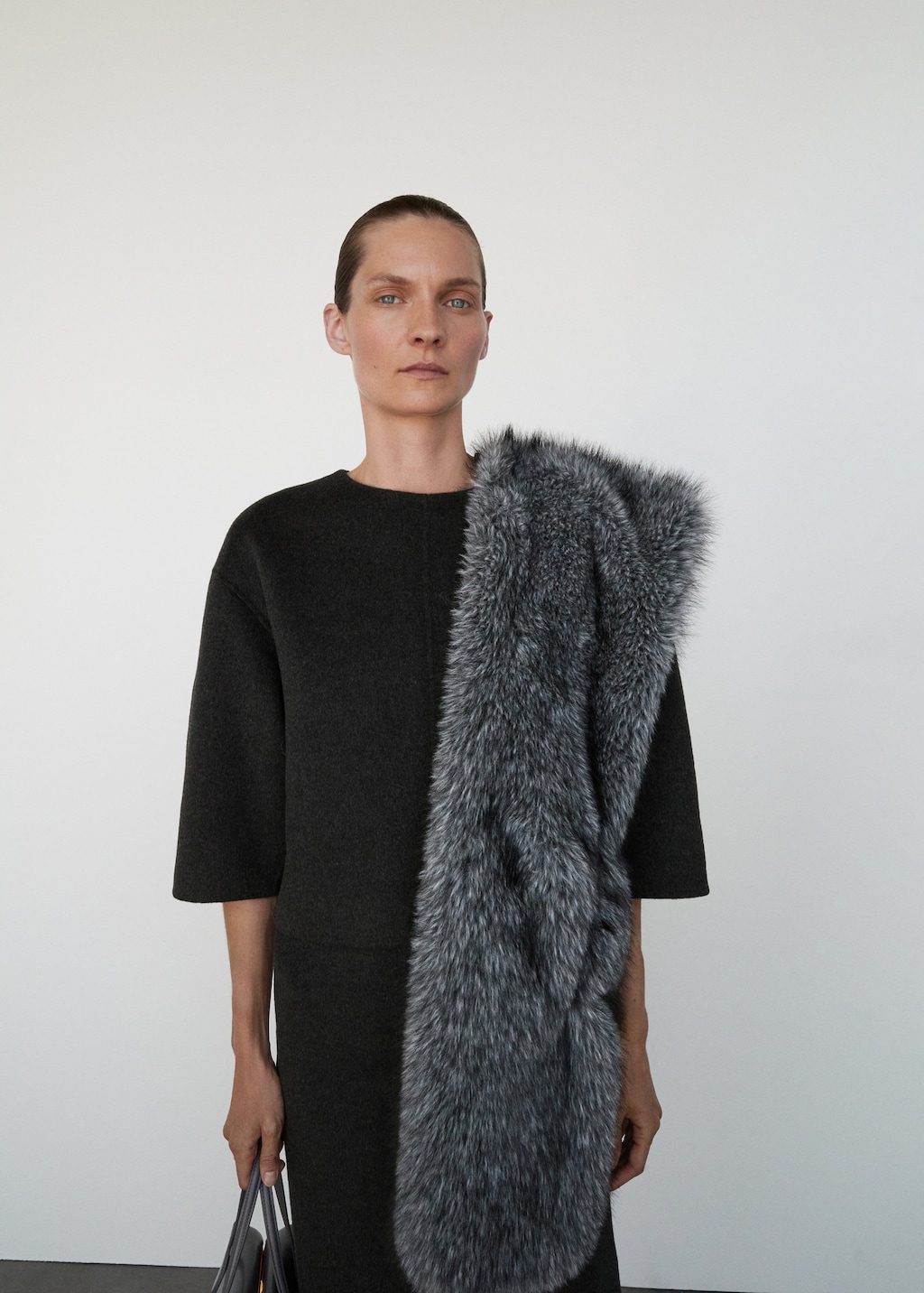 Wool top with three-quarter sleeve