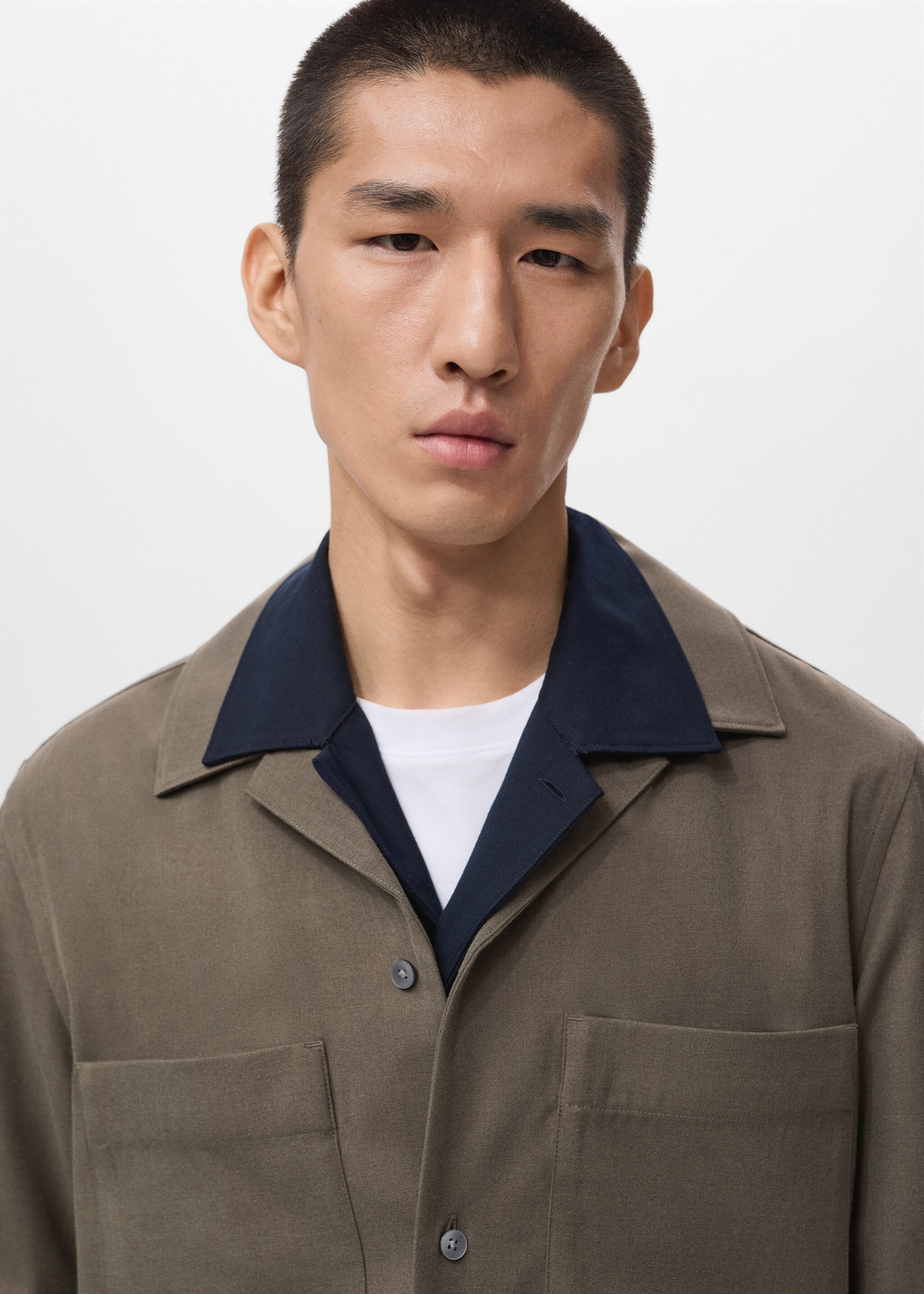 Regular-fit overshirt with pocket - Details of the article 1, Khaki. Ref: 17086726-00.