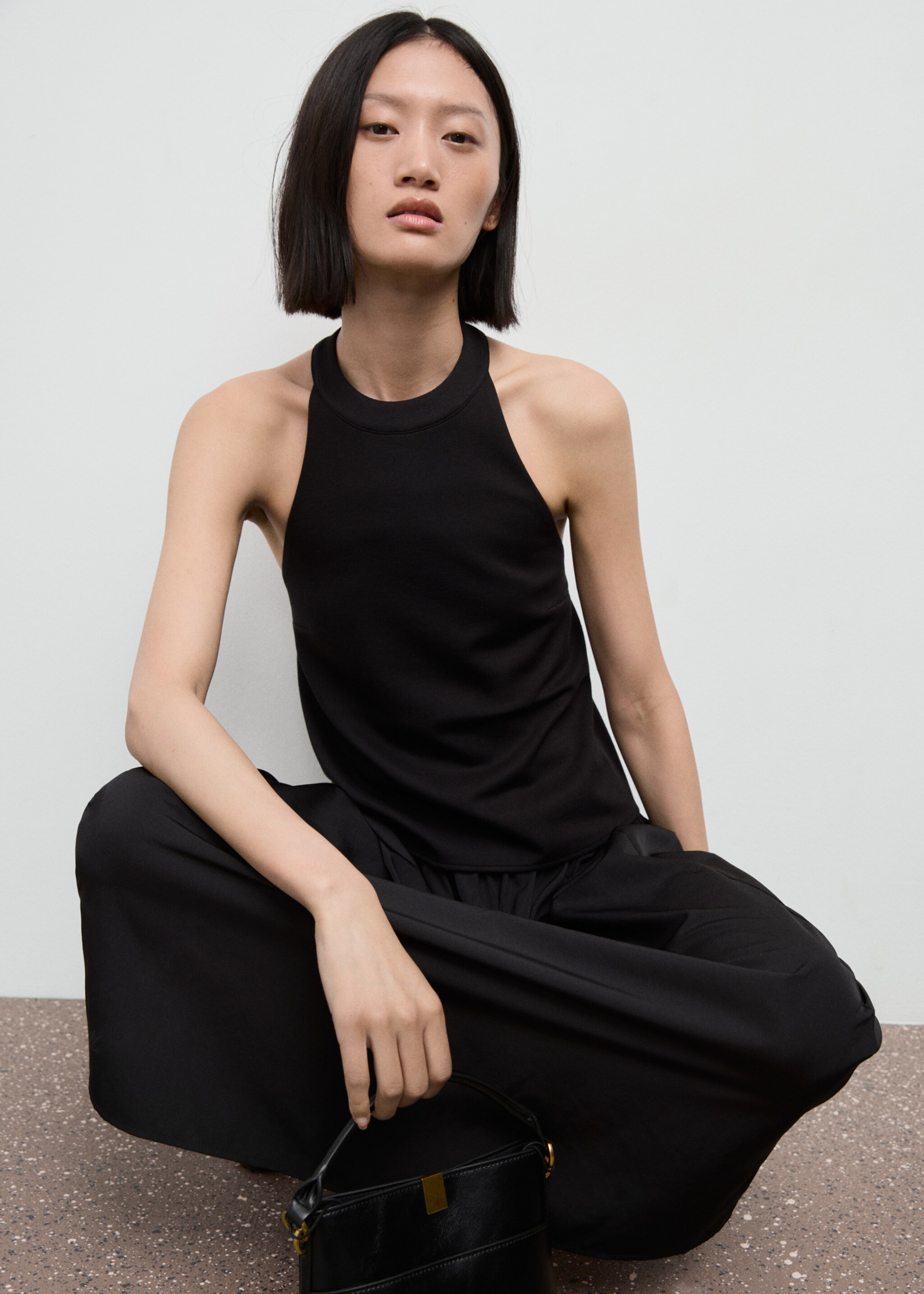 Gathered A-line skirt - Details of the article 1, Black. Ref: 17086730-00.