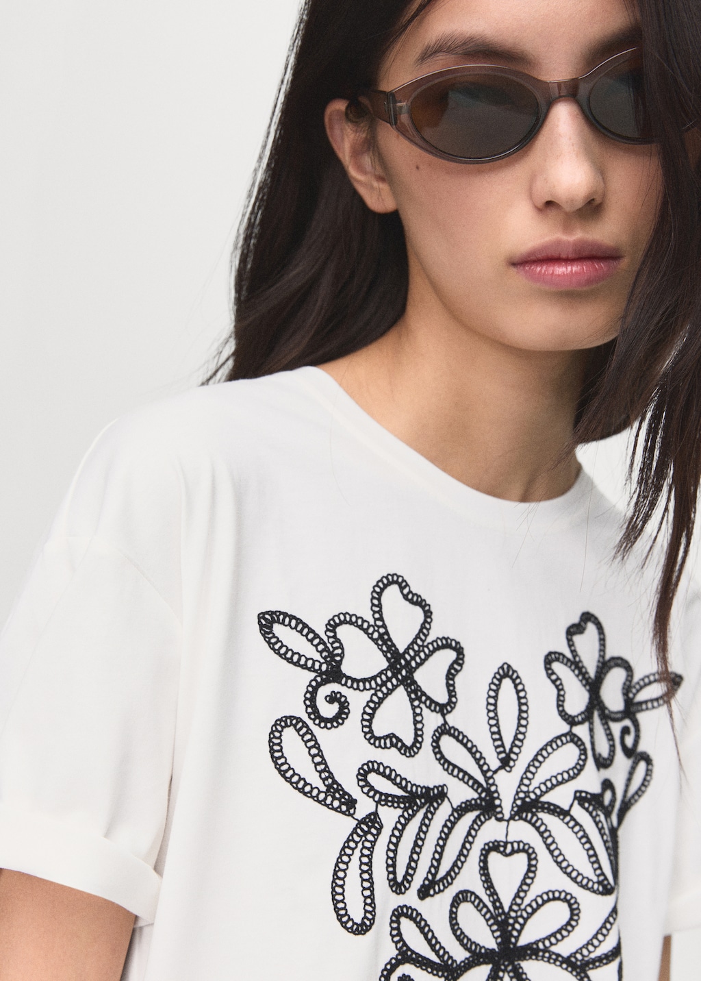 Floral-embroidered cotton t-shirt - Women | MANGO Japan