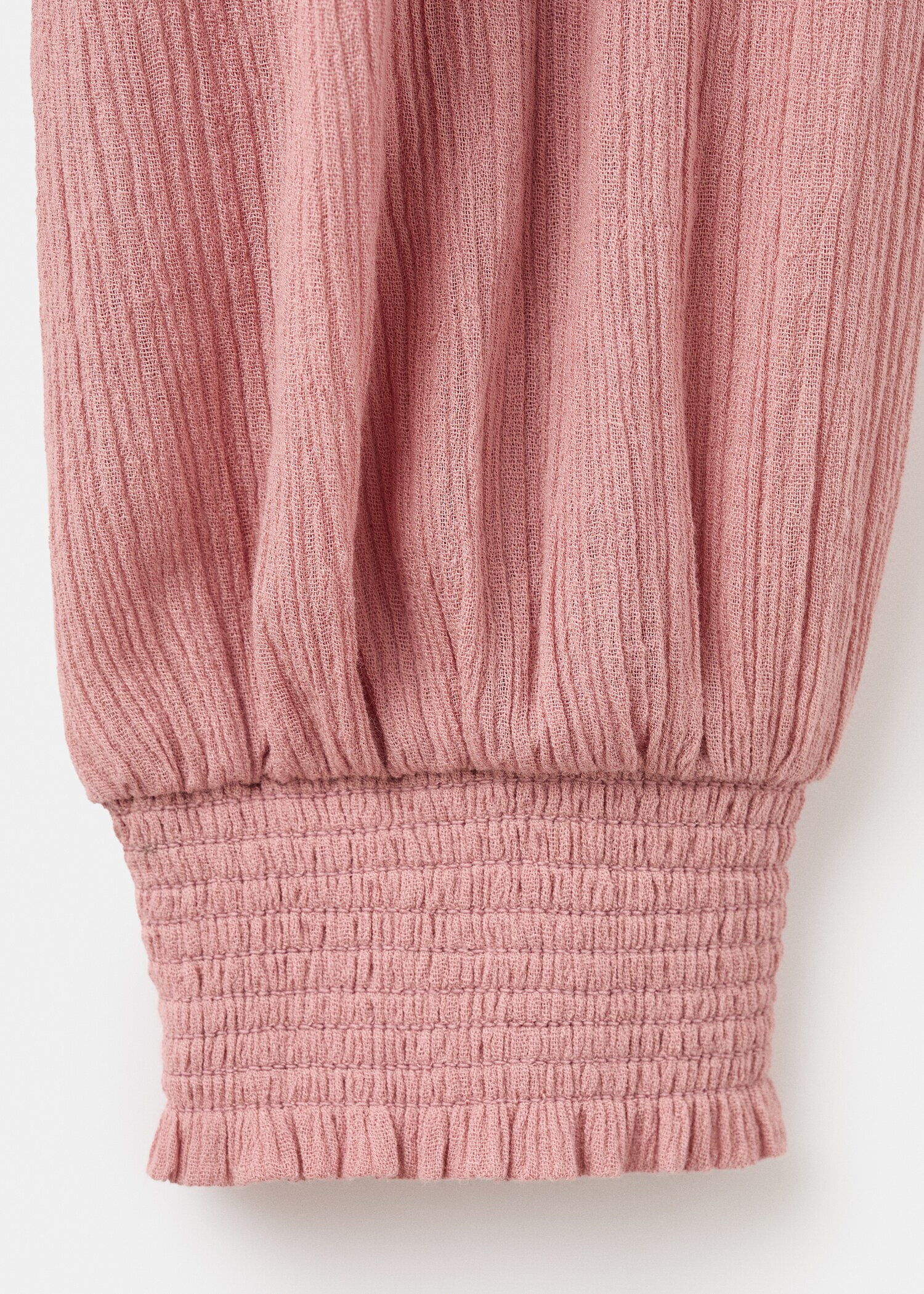 Blusa de gola alta com rufo - Pormenor do artigo 8