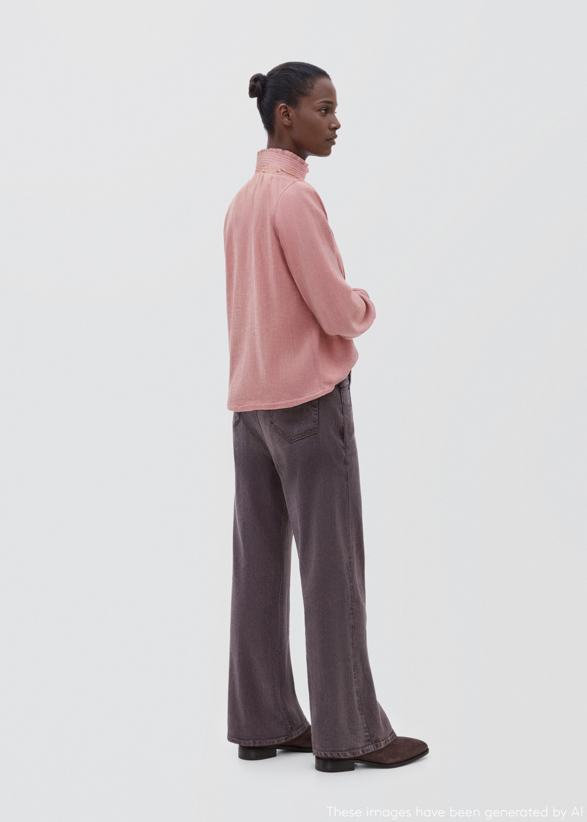 Blouse col montant froncé - Verso de l’article, Violet clair/pastel. Ref: 17087125-00.