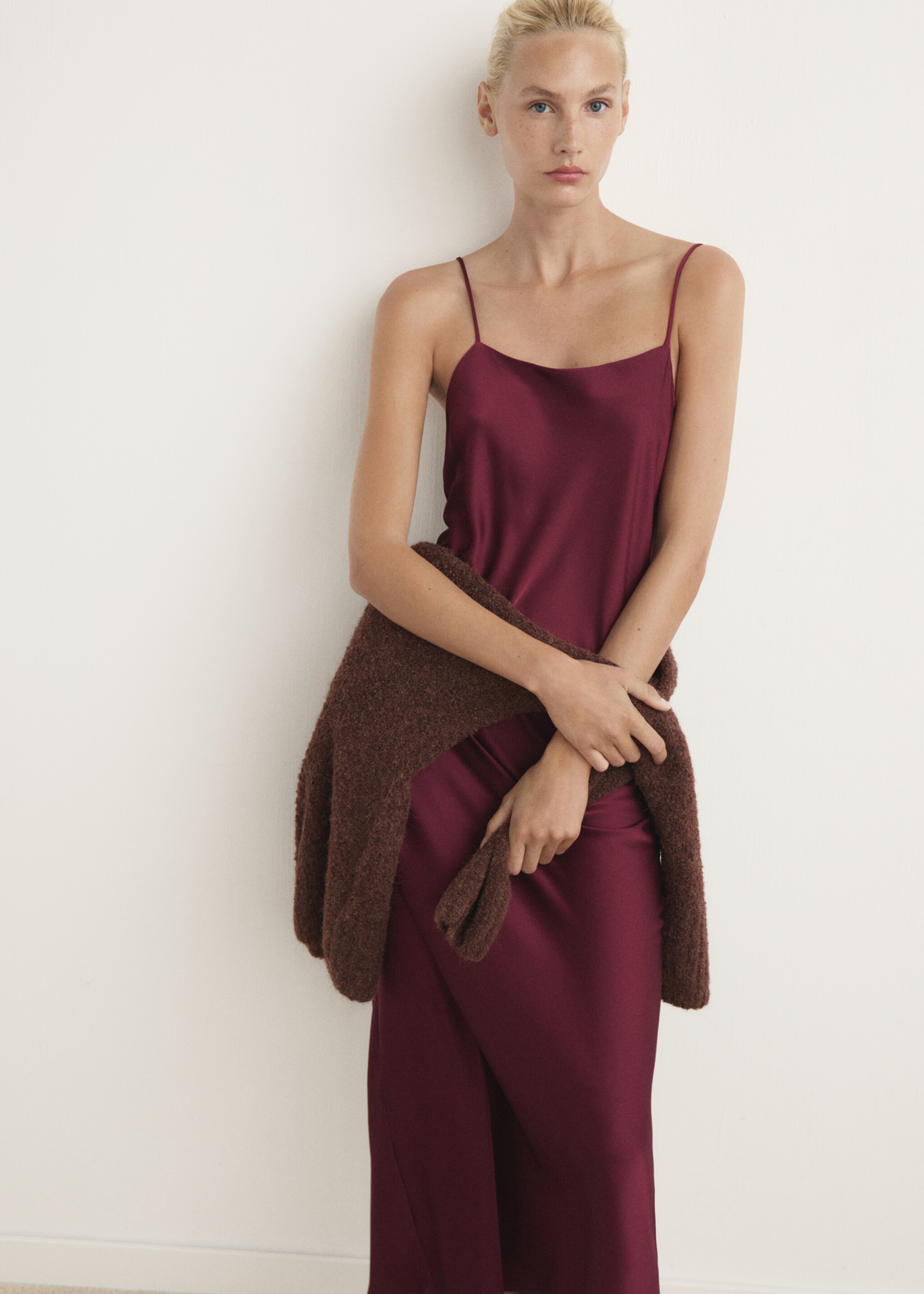Satin midi-nightdress - Medium plane, Red. Ref: 17087127-00.