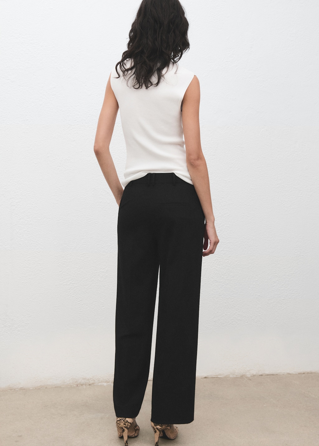 Mid-rise cropped straight-leg pants