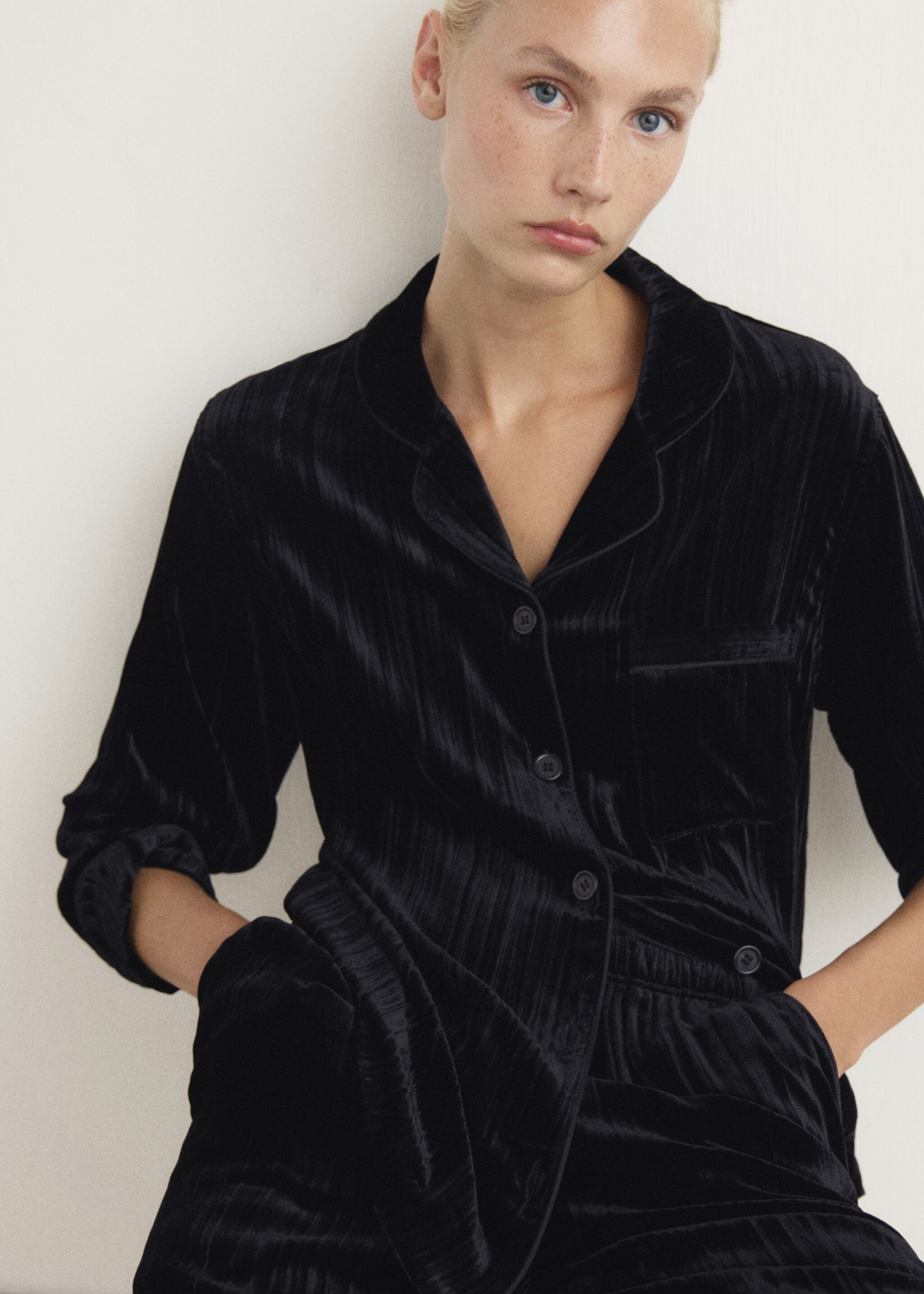 Silk velvet shirt - Details of the article 2, Grey. Ref: 17087129-00.
