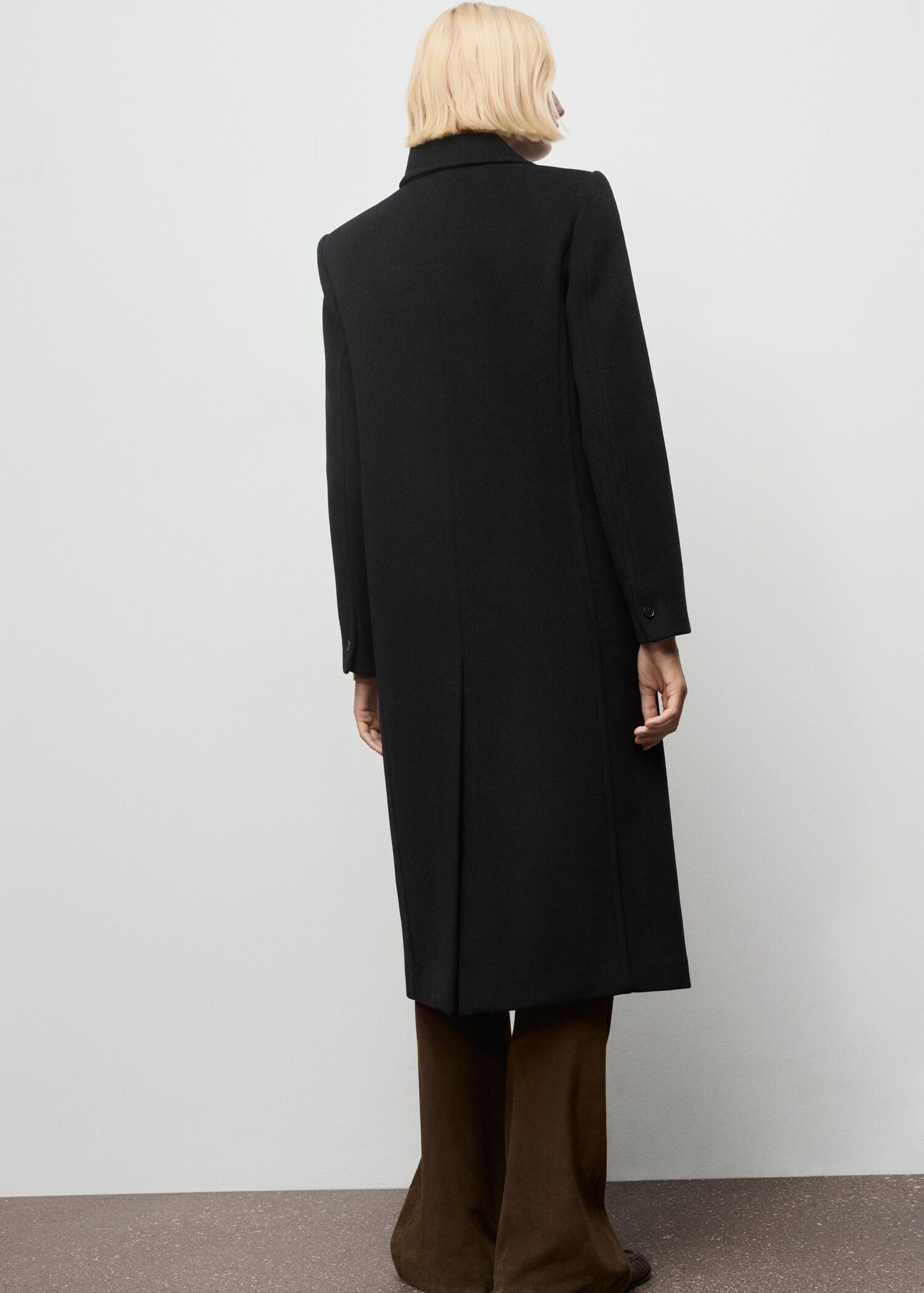 Double-breasted wool coat - Reverse of the article