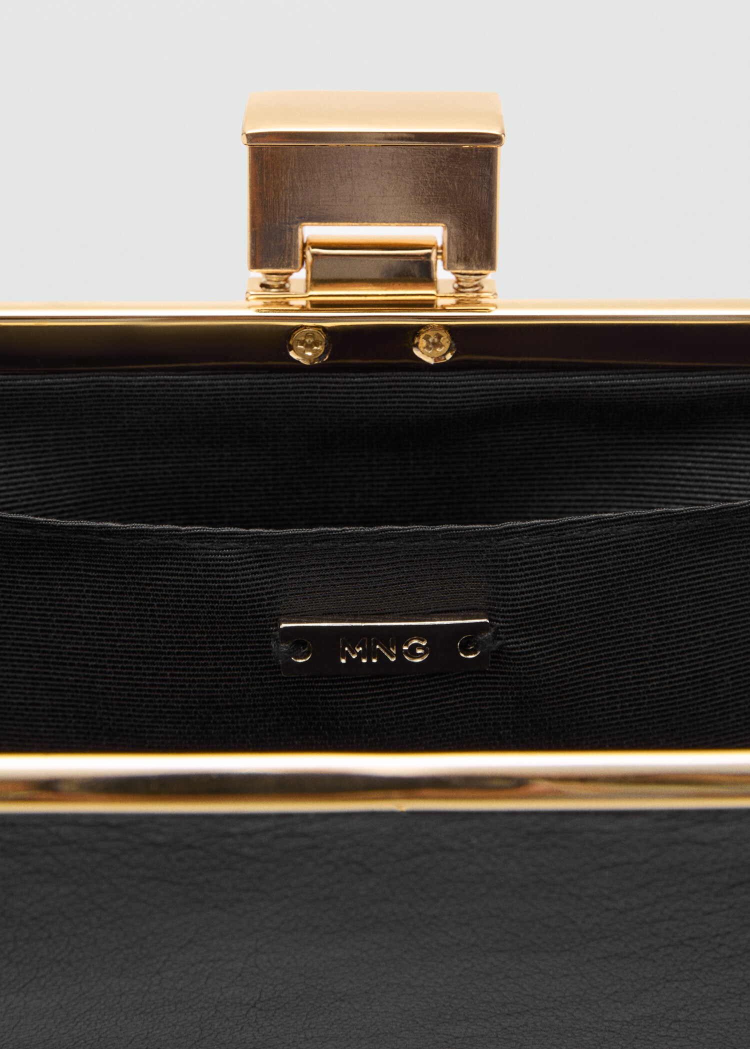 Metallic clutch handbag - Details of the article 2