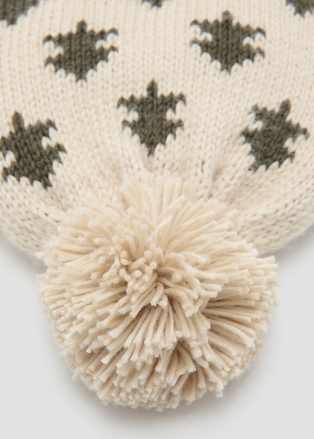 Embroidered hat with tassel