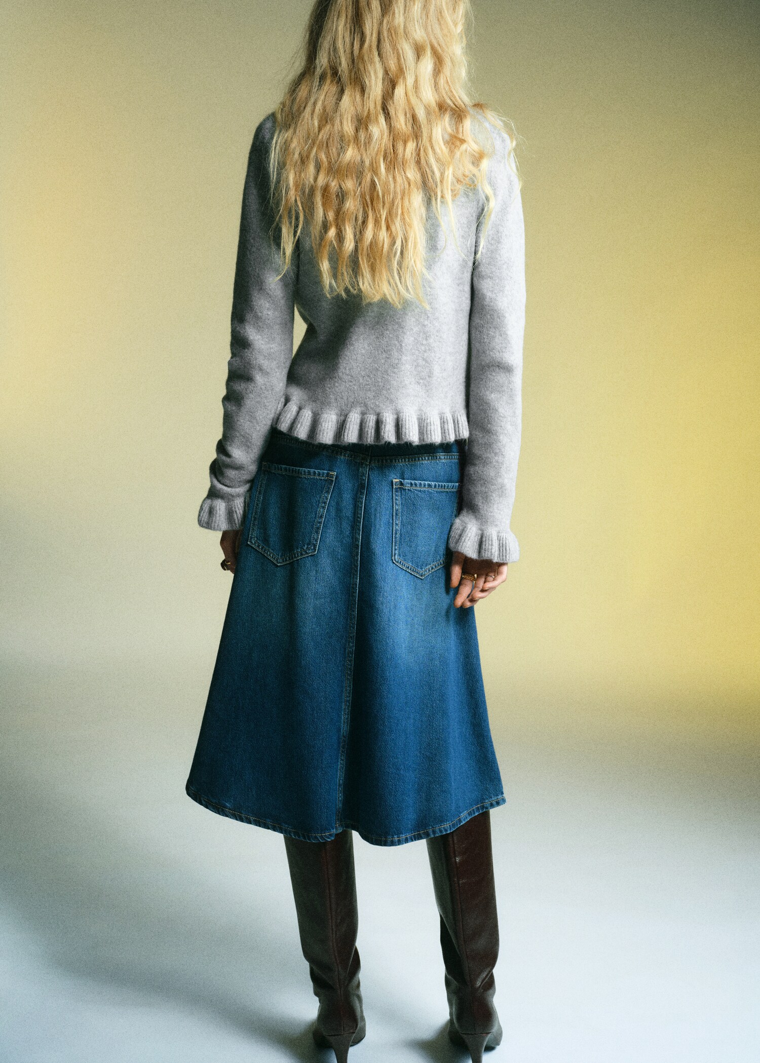 Ruffle  knit cardigan - Reverse of the article