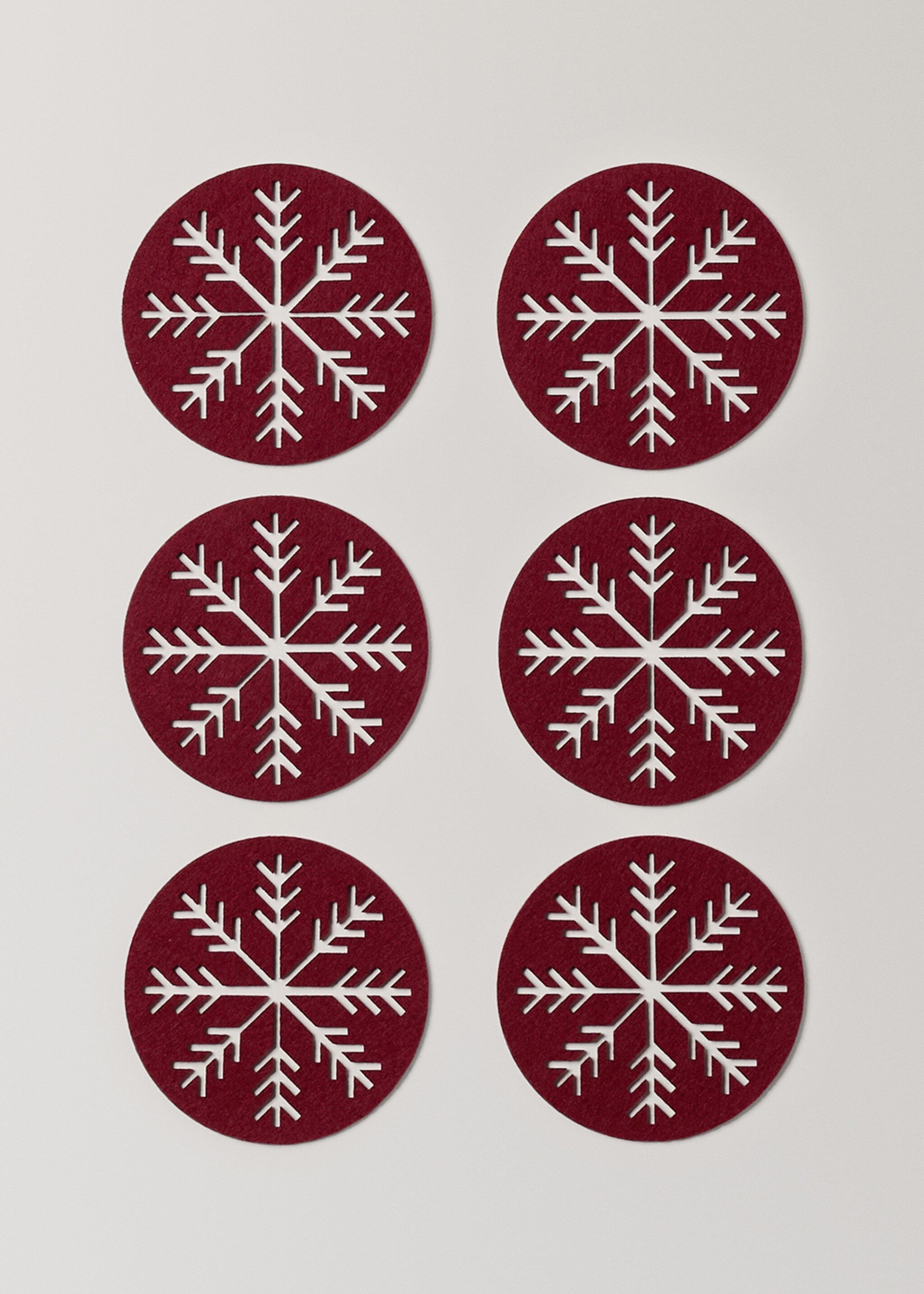Snowflake felt coasters 6 PCS - Article without model, Red. Ref: 17087781-00.