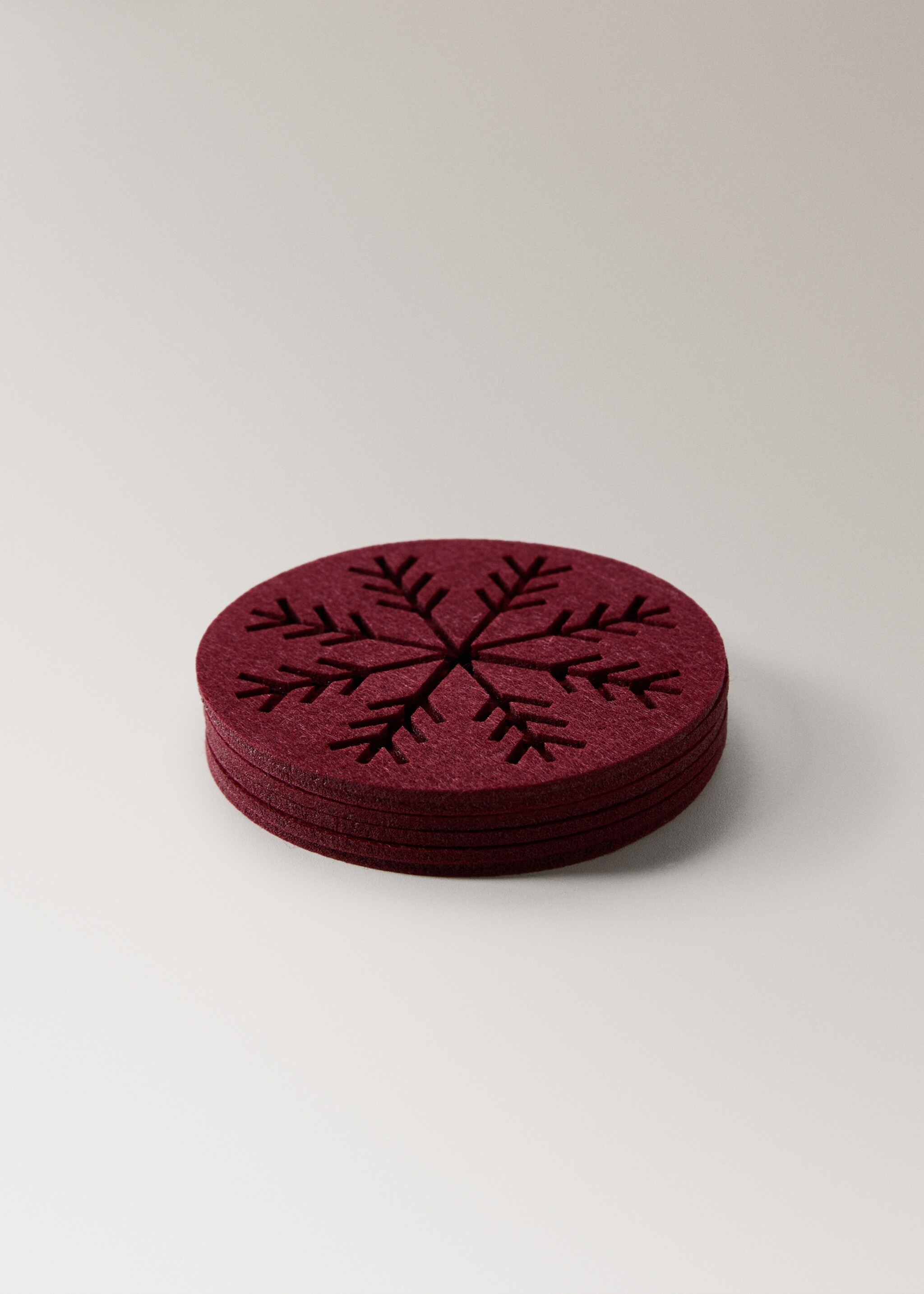 Snowflake felt coasters 6 PCS - Details of the article 1, Red. Ref: 17087781-00.