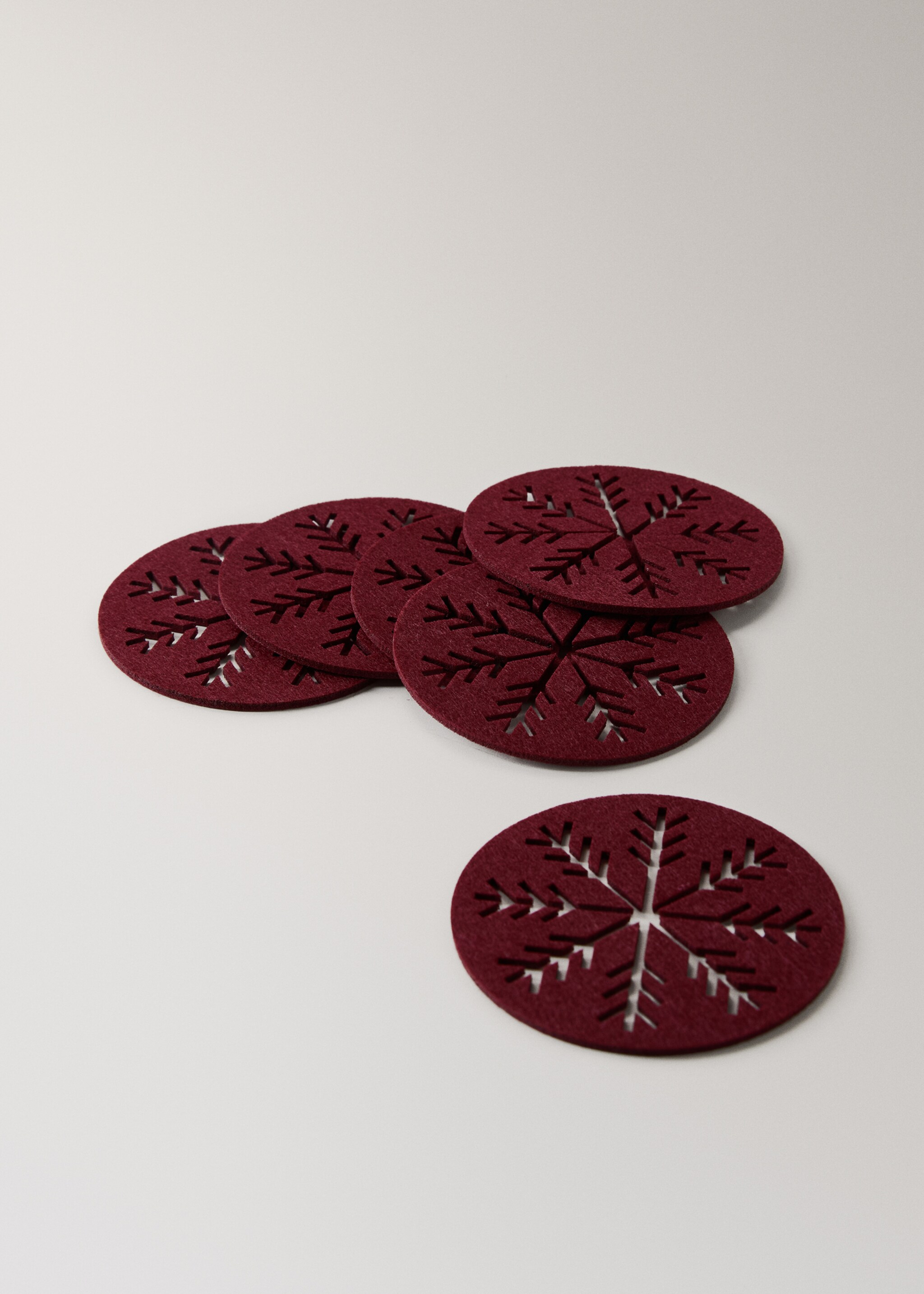 Snowflake felt coasters 6 PCS - Details of the article 2, Red. Ref: 17087781-00.