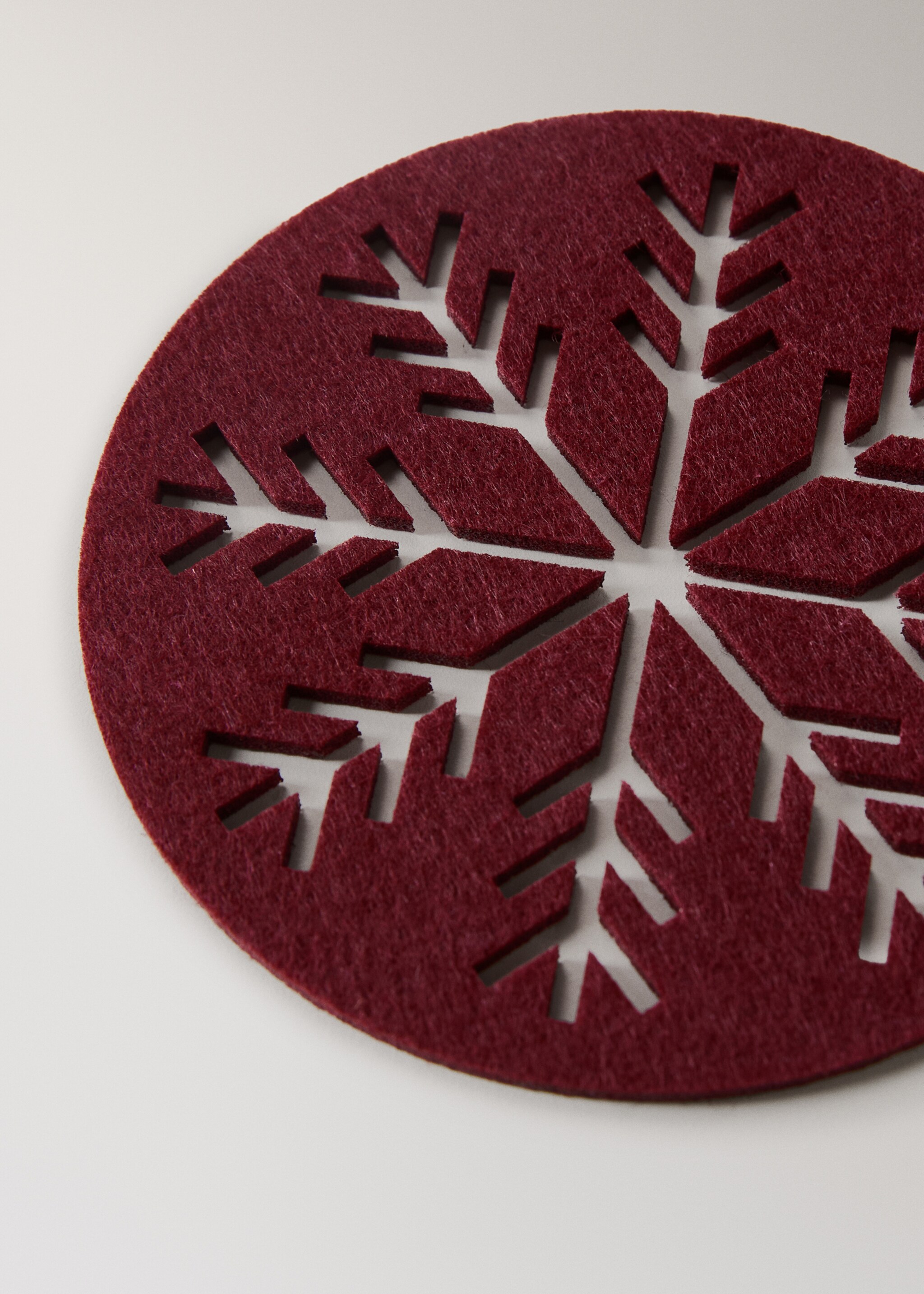 Snowflake felt coasters 6 PCS - Details of the article 3, Red. Ref: 17087781-00.