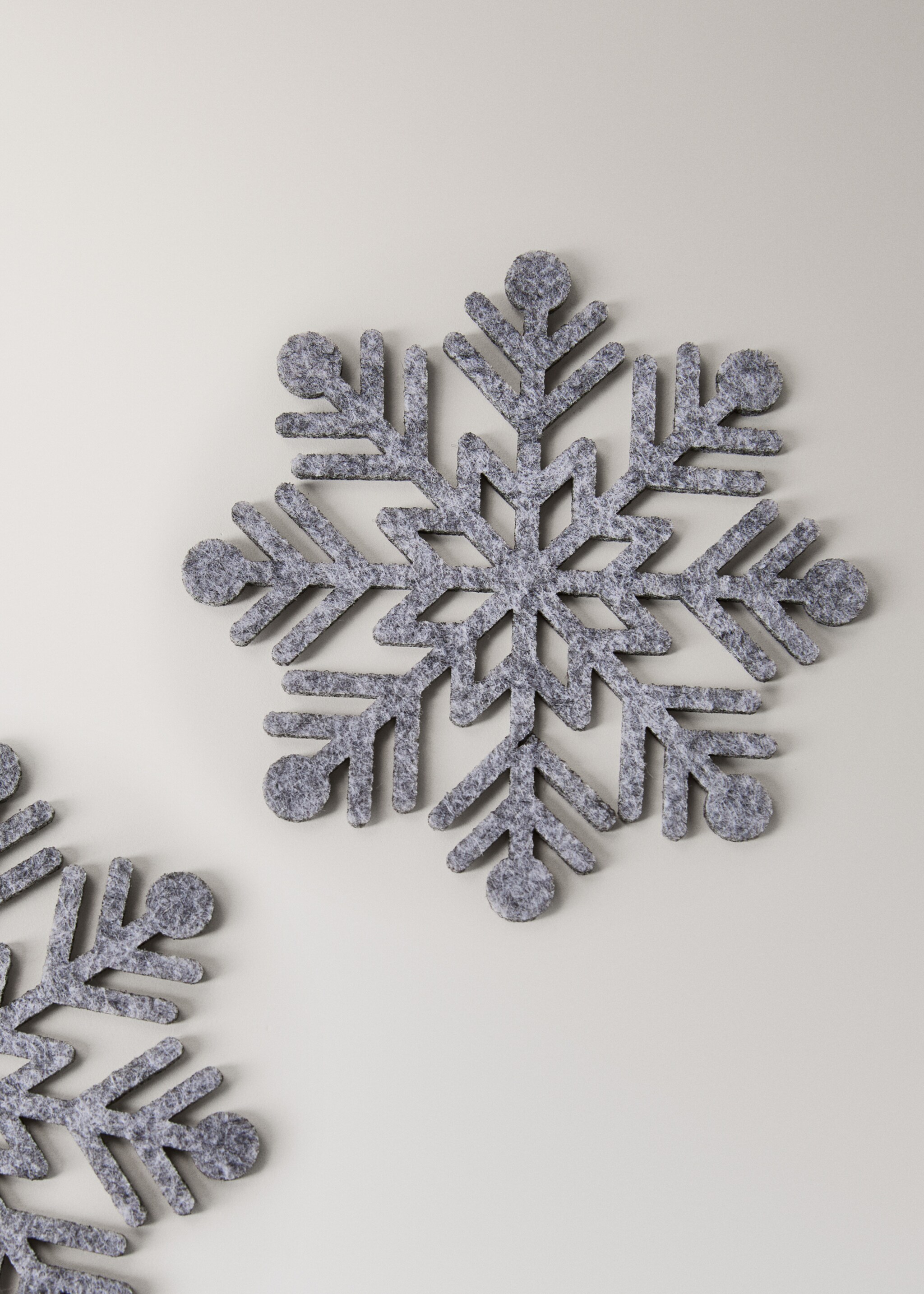 Set of 6 felt coasters - Details of the article 1, Black. Ref: 17087781-00.
