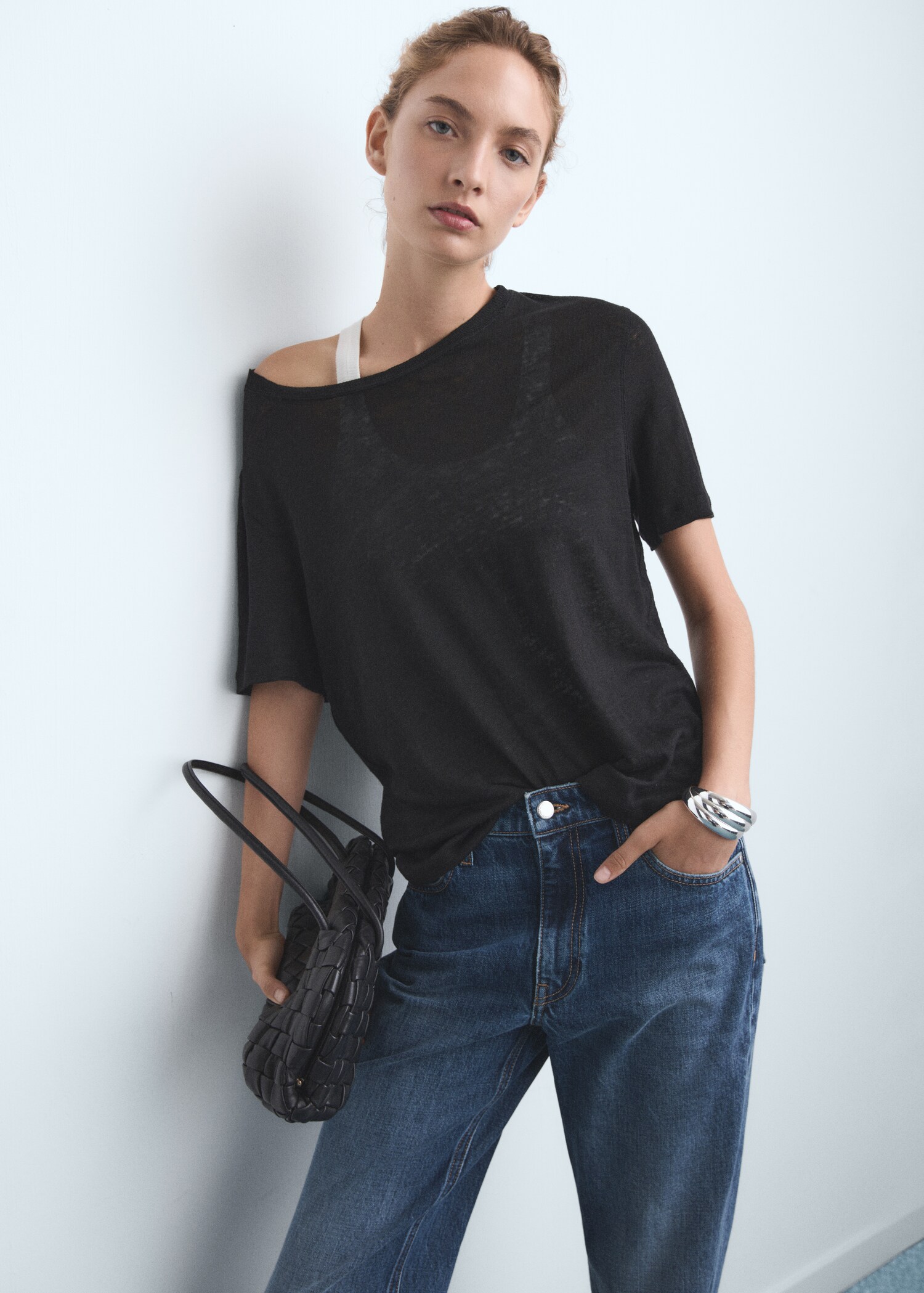 Straight-leg jeans with openings - Details of the article 1