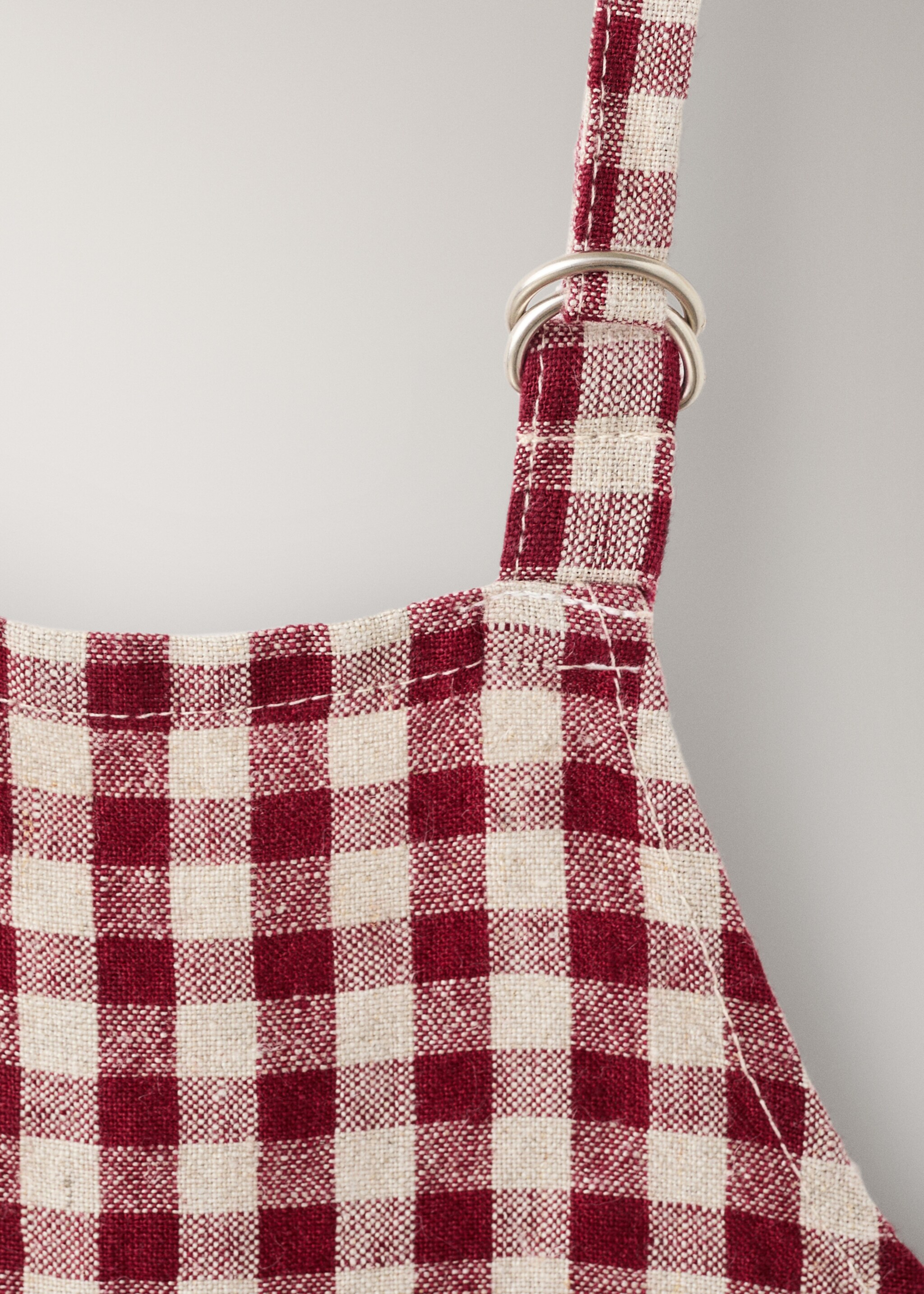 Delantal ginny - Detalle del artículo 2, Rojo. Ref: 17087790-00.