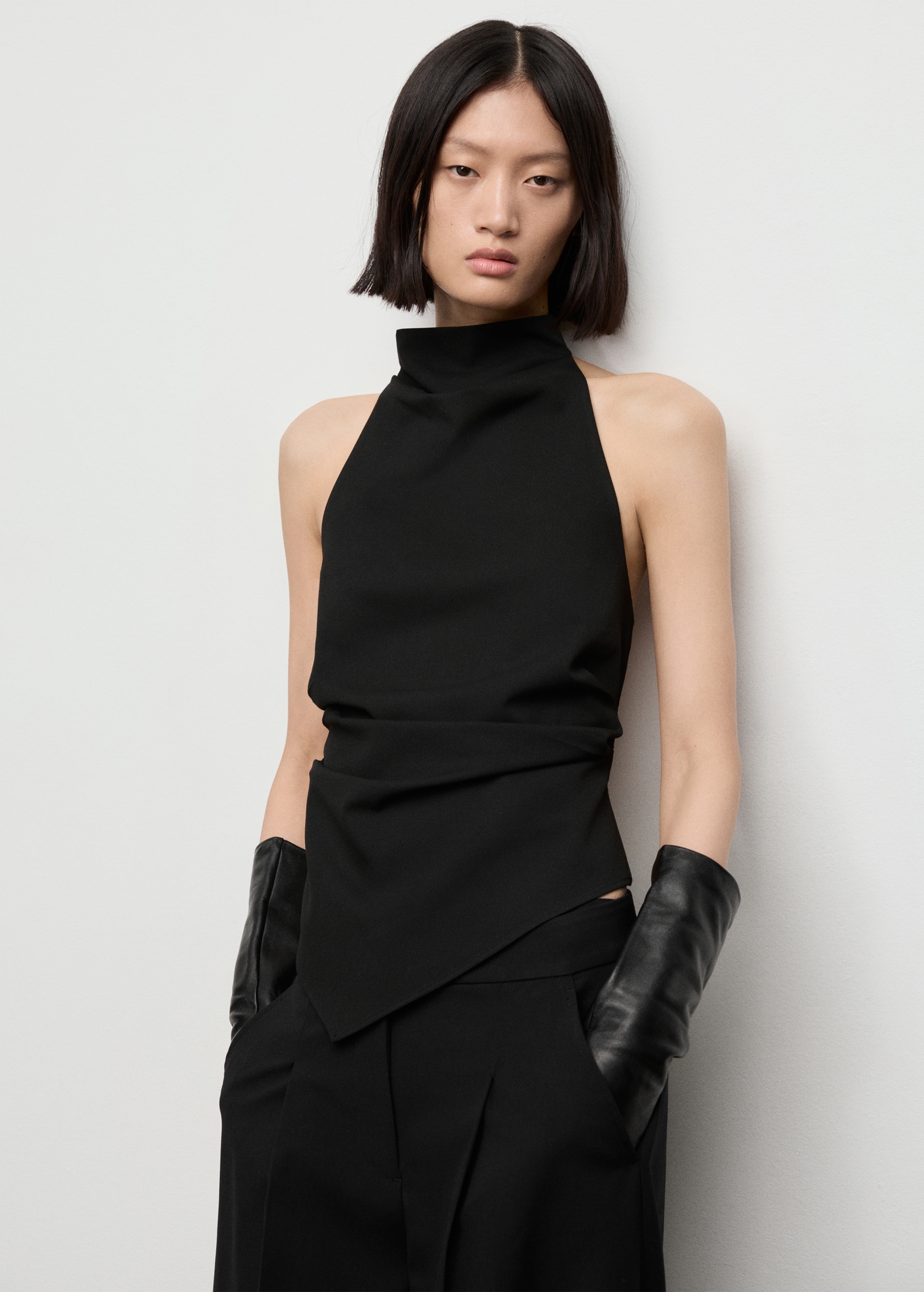 Halter top with open back - Plan moyen