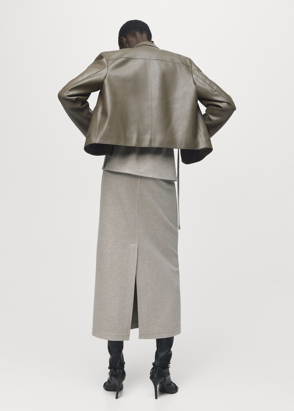 Long skirt with elastic waist