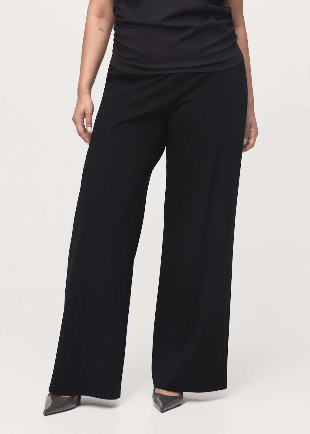 Straight-fit pants with elastic waist