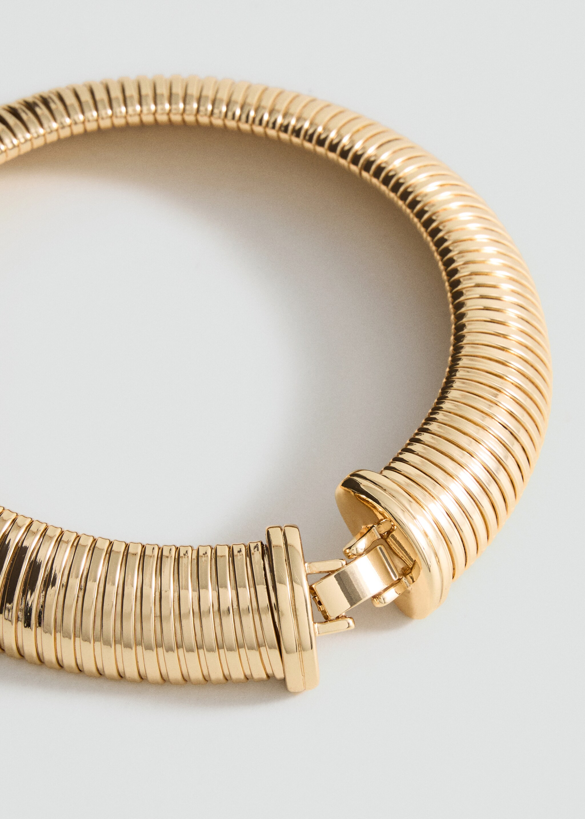 Metallic choker necklace - Medium plane, Gold. Ref: 17087807-00.