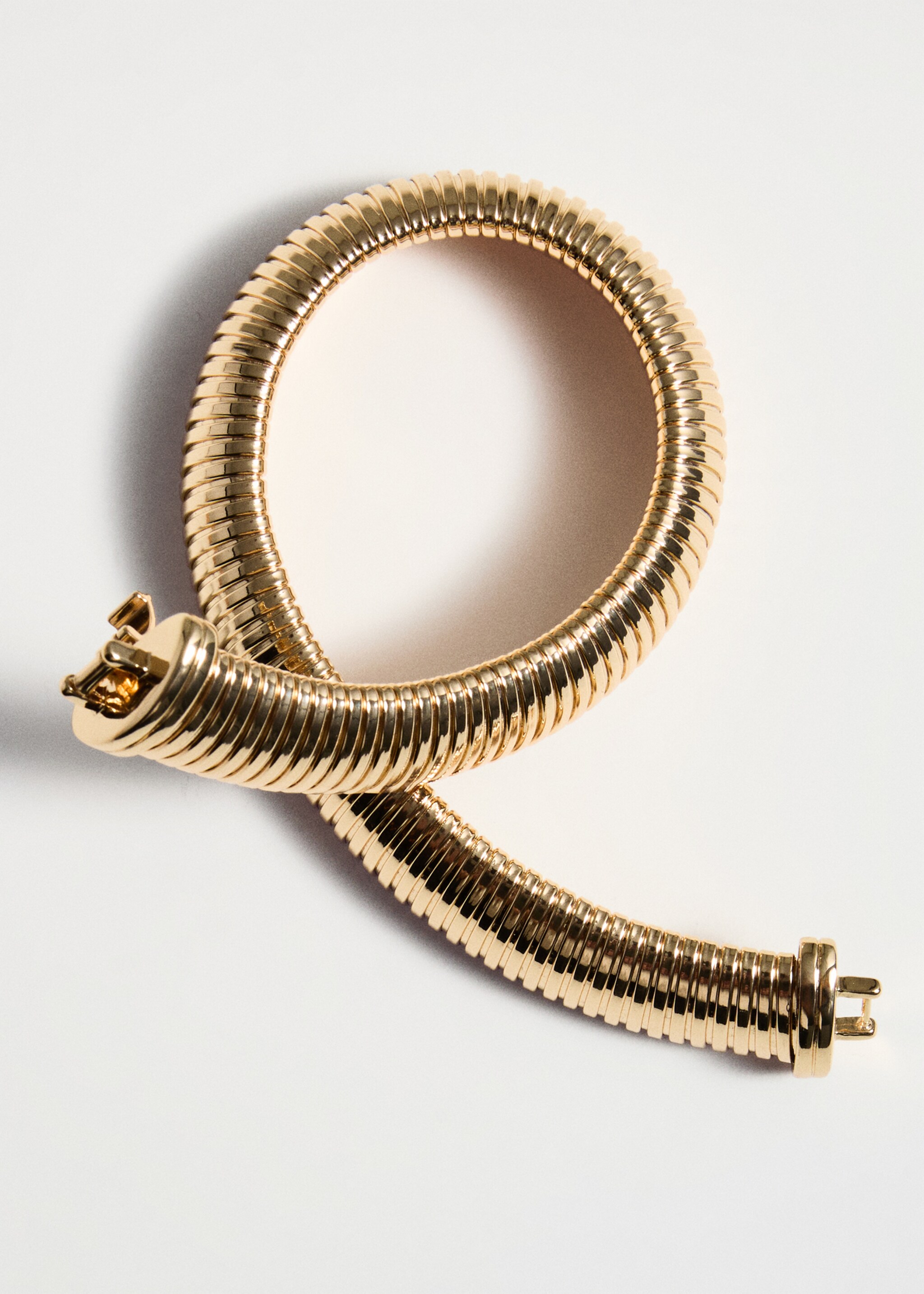 Metallic choker necklace - Details of the article 5, Gold. Ref: 17087807-00.