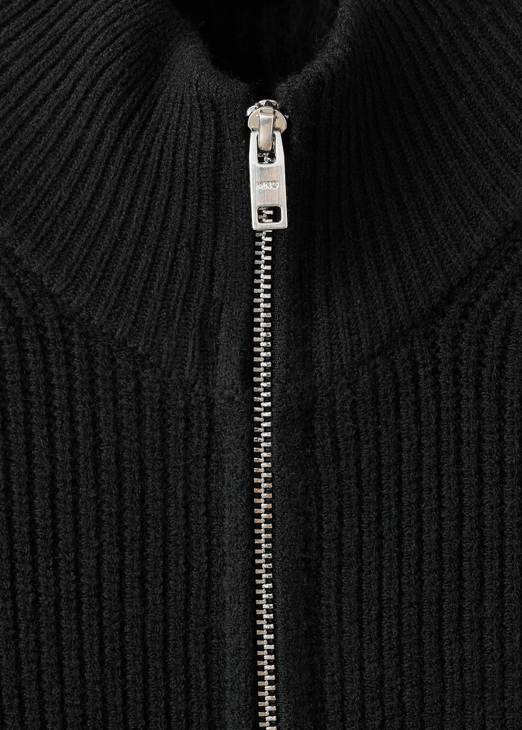 Ribbed-knit cardigan with zipper