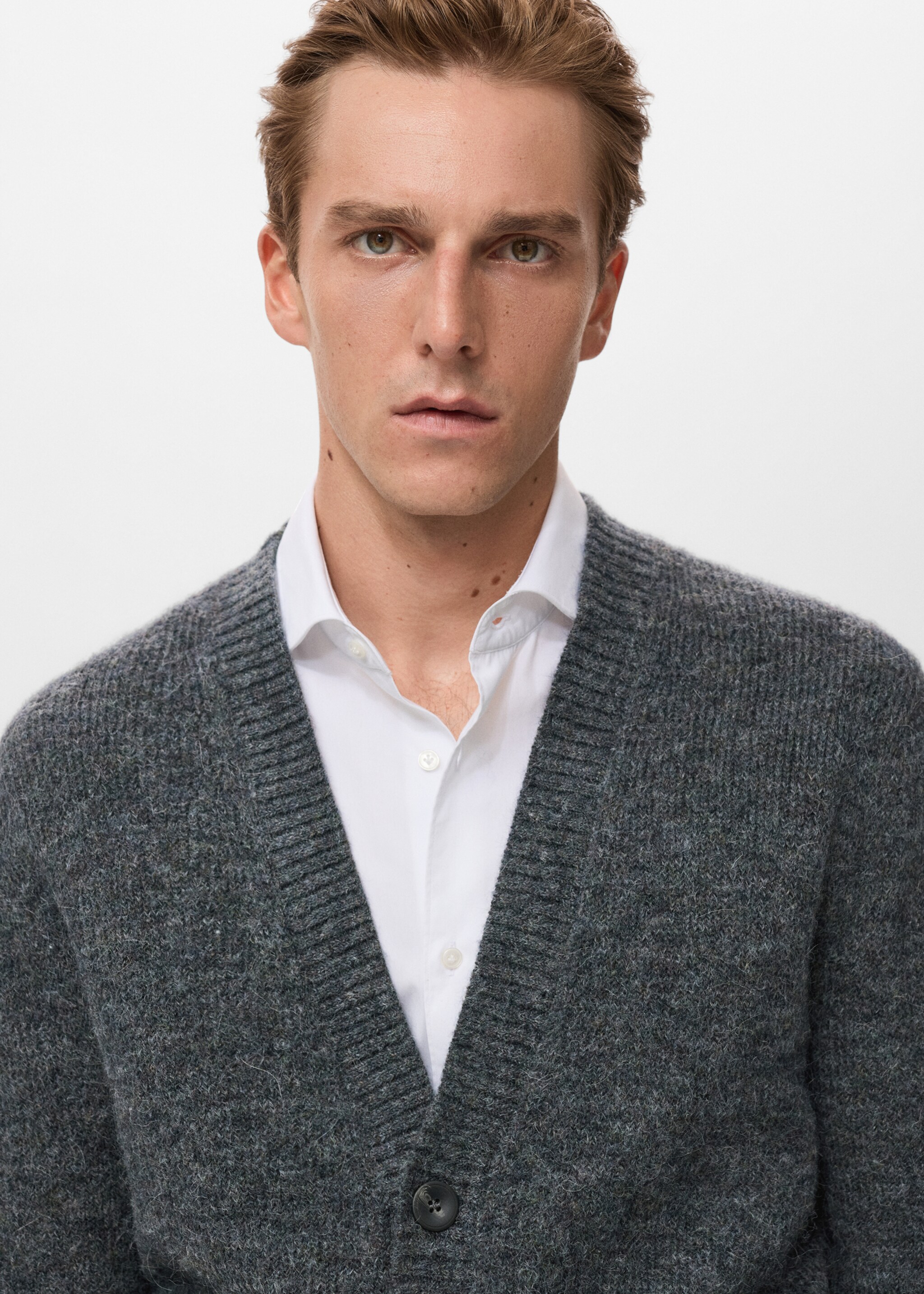 Knitted button cardigan - Details of the article 1, Indigo Blue. Ref: 17087898-00.