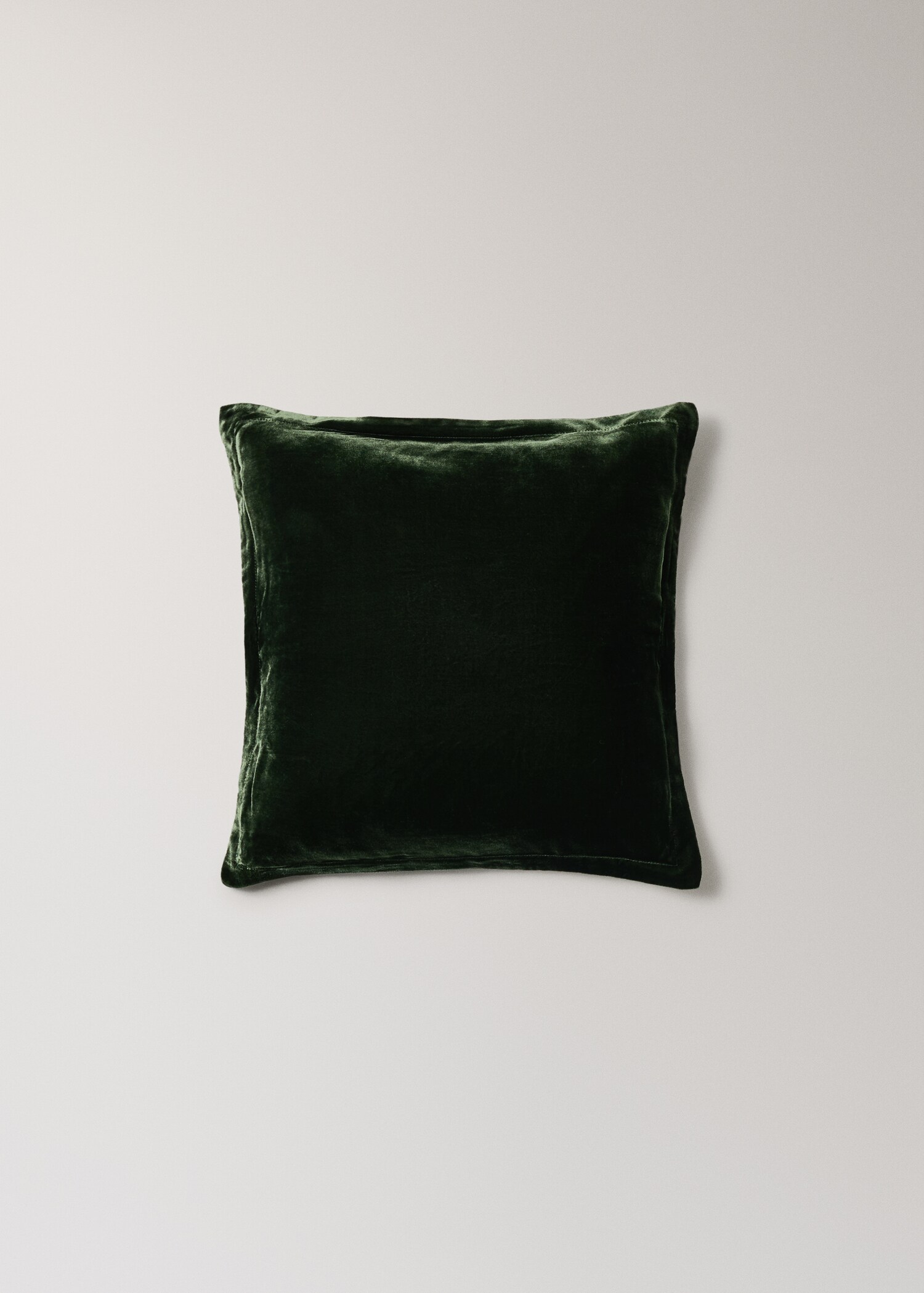 Coussin en velours à liseré 45x45 cm - Article sans modèle