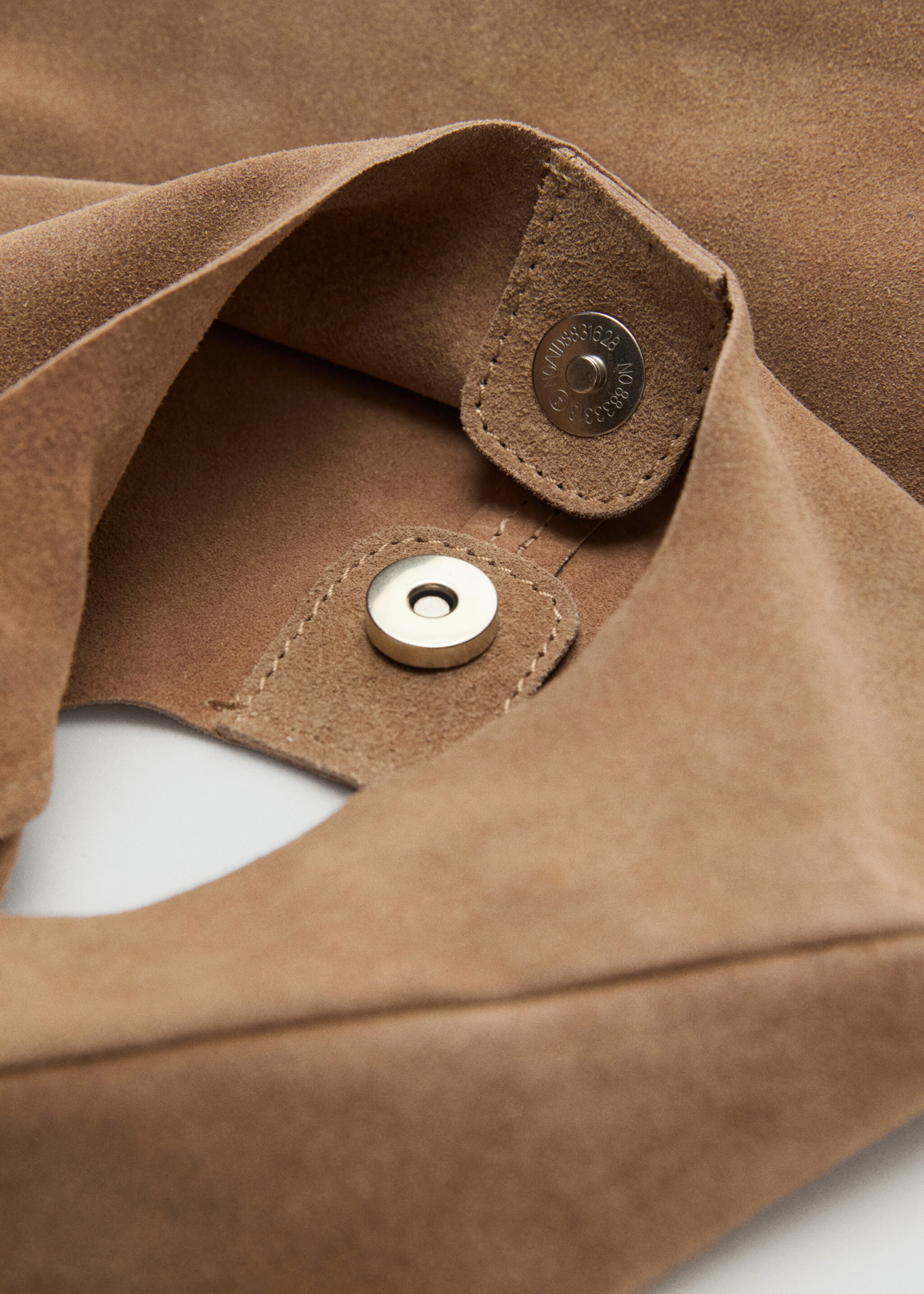 Leather bucket bag - Details of the article 1, Sand. Ref: 17087900-00.