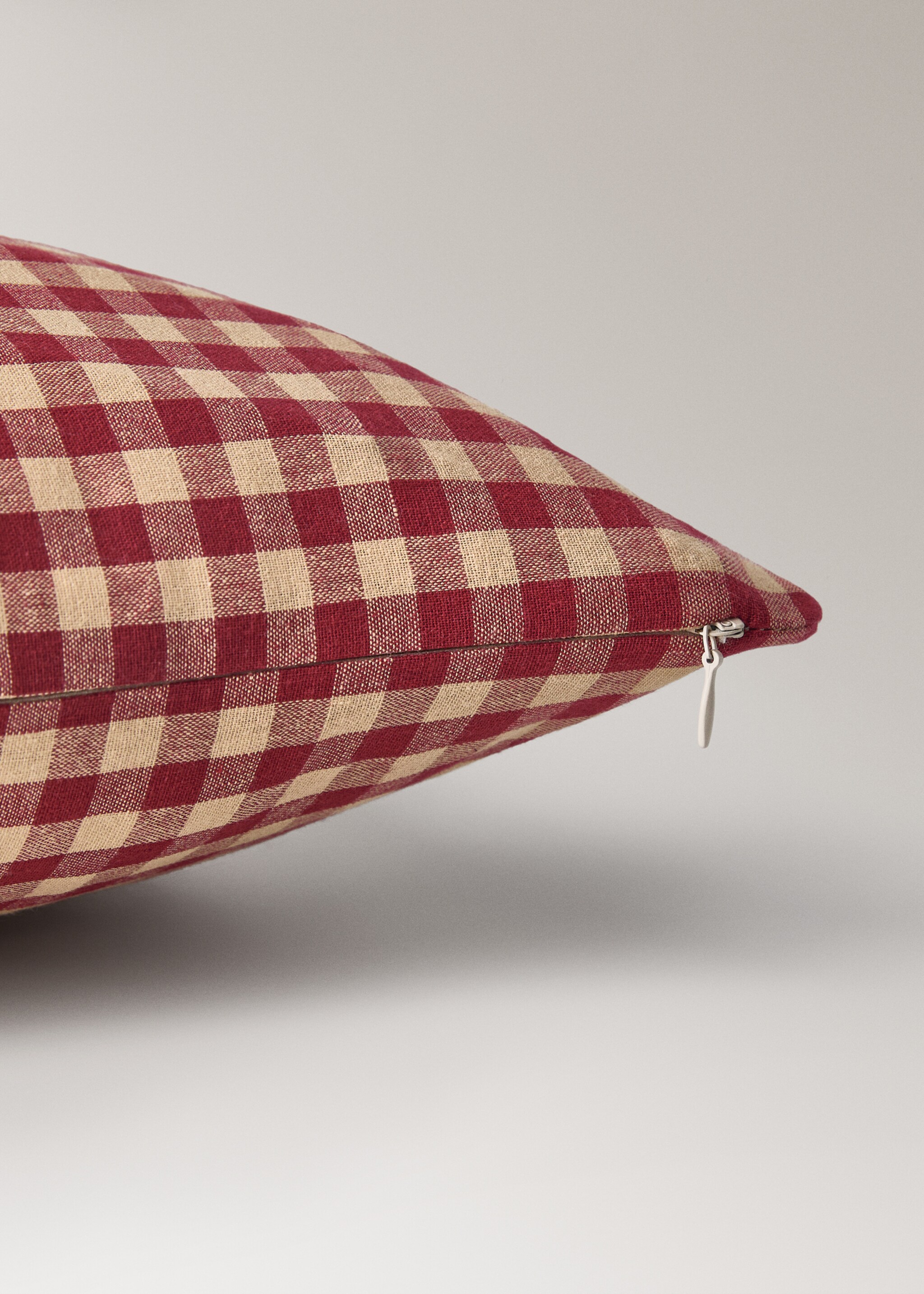 Housse de coussin coton carreaux vichy avec broderie 30x40 cm - Détail de l'article 3, Rouge. Ref: 17087903-00.