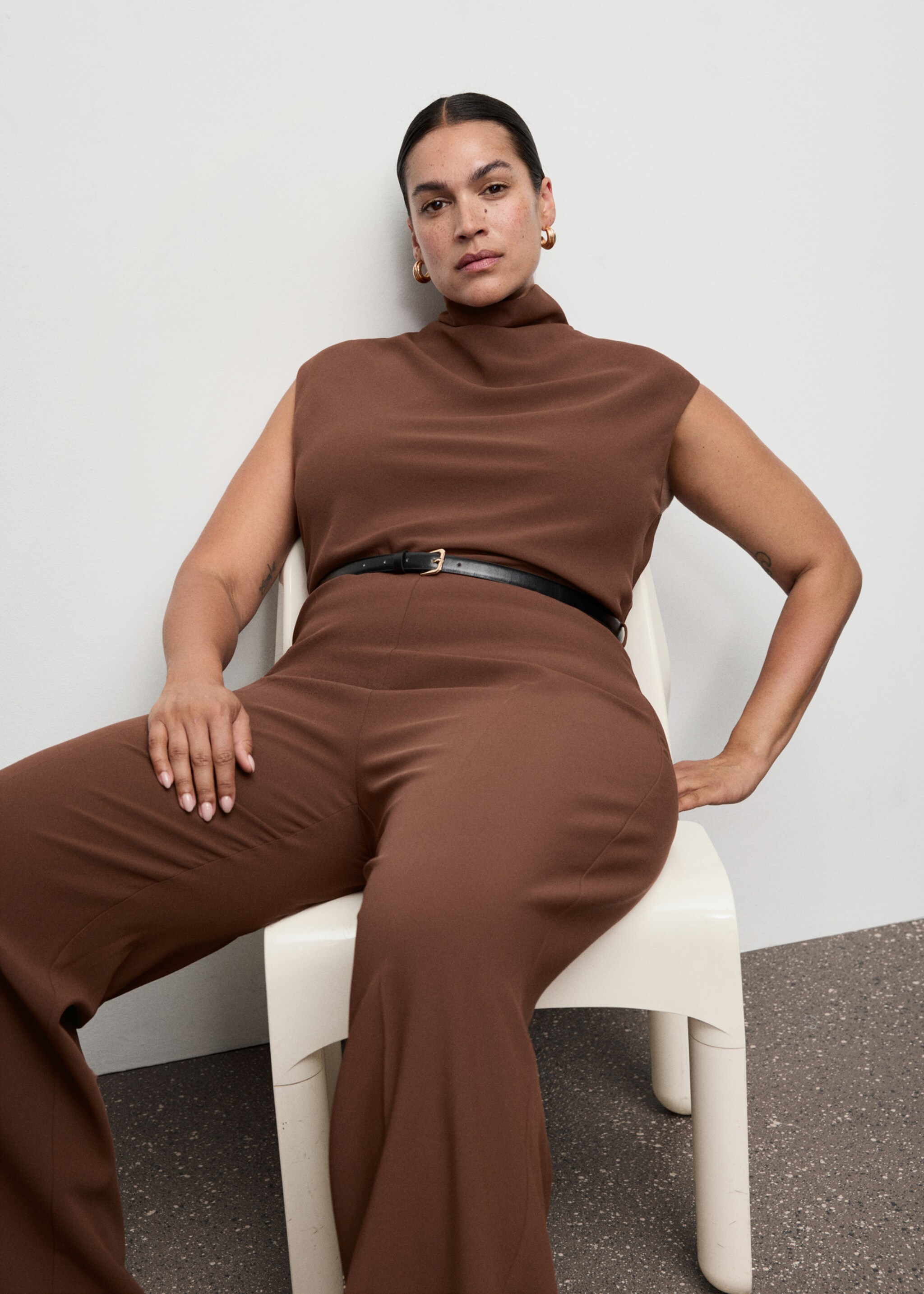Jumpsuit with draped neck and belt - Details of the article 5, Russet. Ref: 17087906-00.