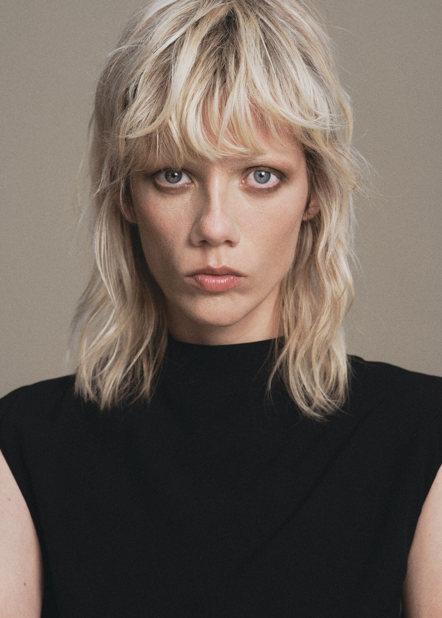 Jumpsuit with draped neck and belt - Details of the article 1