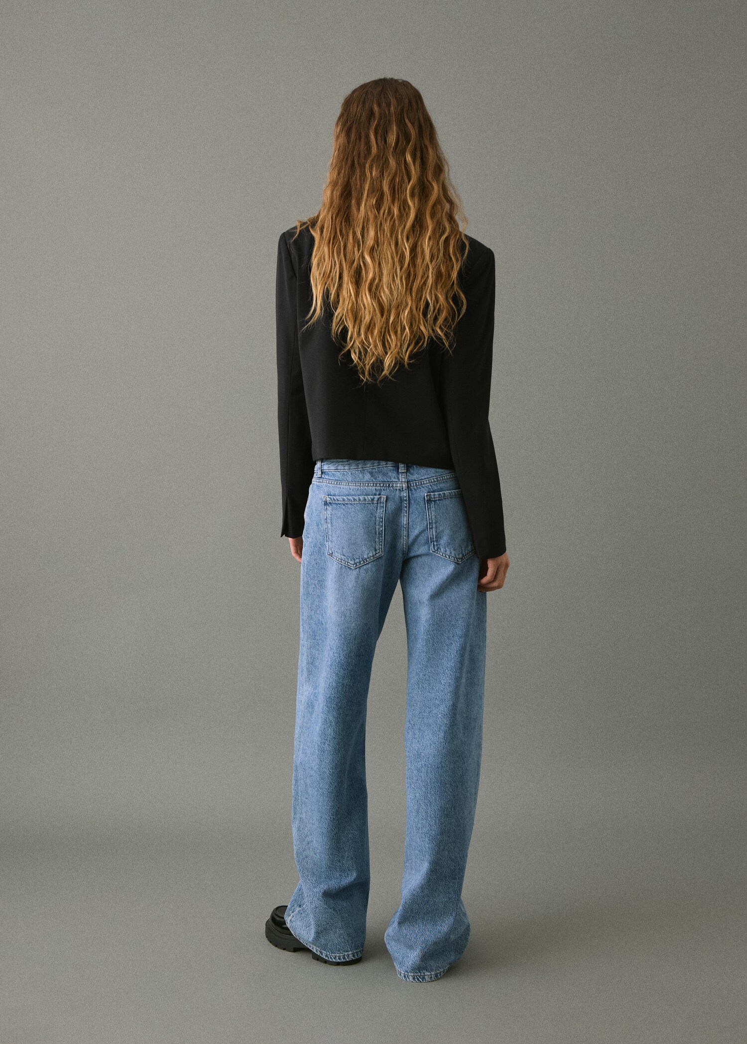 Korte blazer met revers - Achterkant van het artikel
