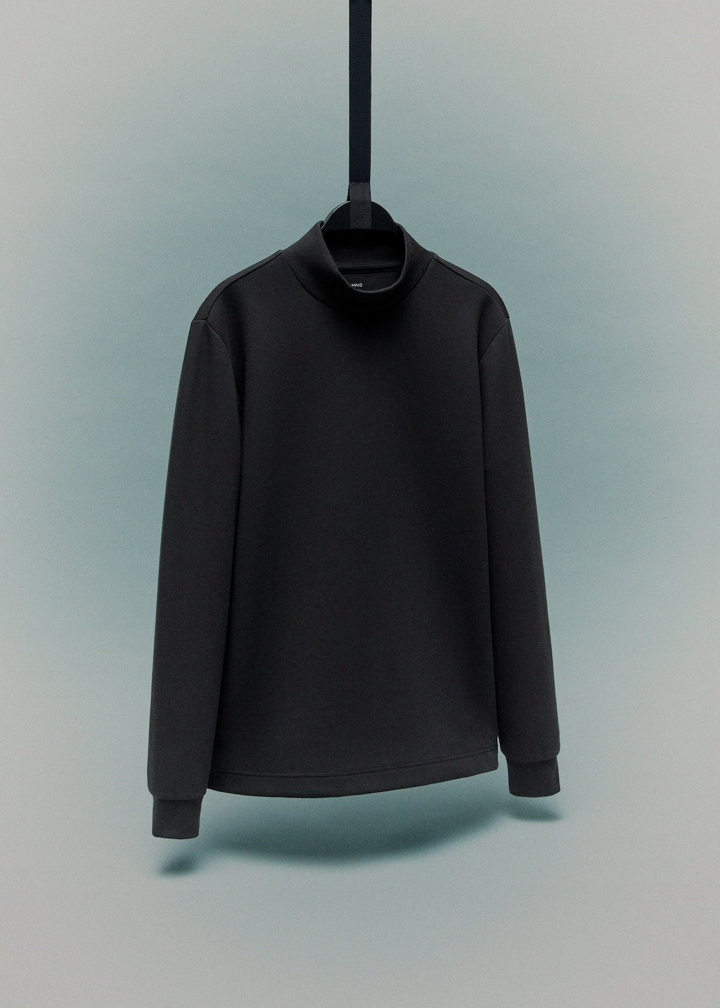 Long-sleeved t-shirt with perkins neck