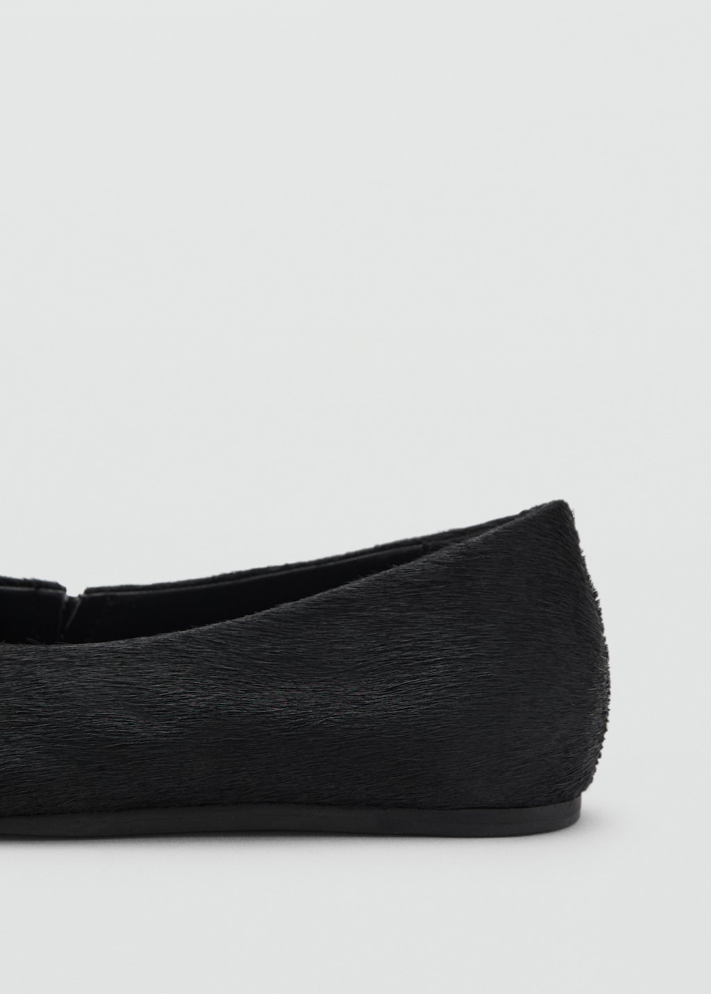 Leather shoes with fur