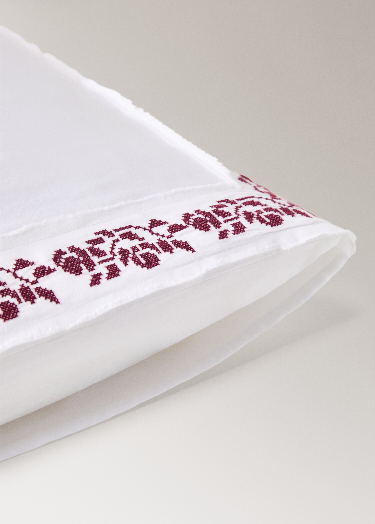 Funda almohada algodón satén 300 hilos bordado punto cruz 50x75cm - Detalle del artículo 3