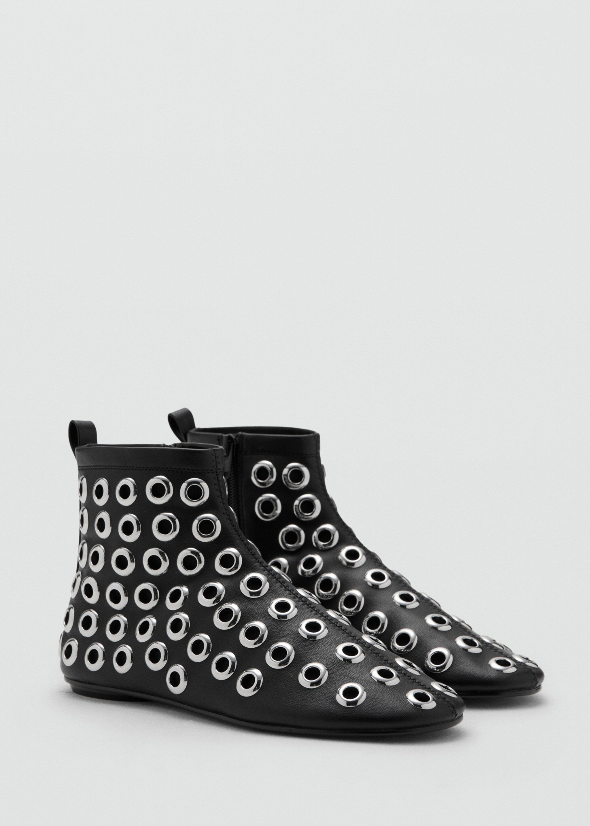 Bottine effet cuir eyelets - Plan moyen, Noir. Ref: 17088633-00.