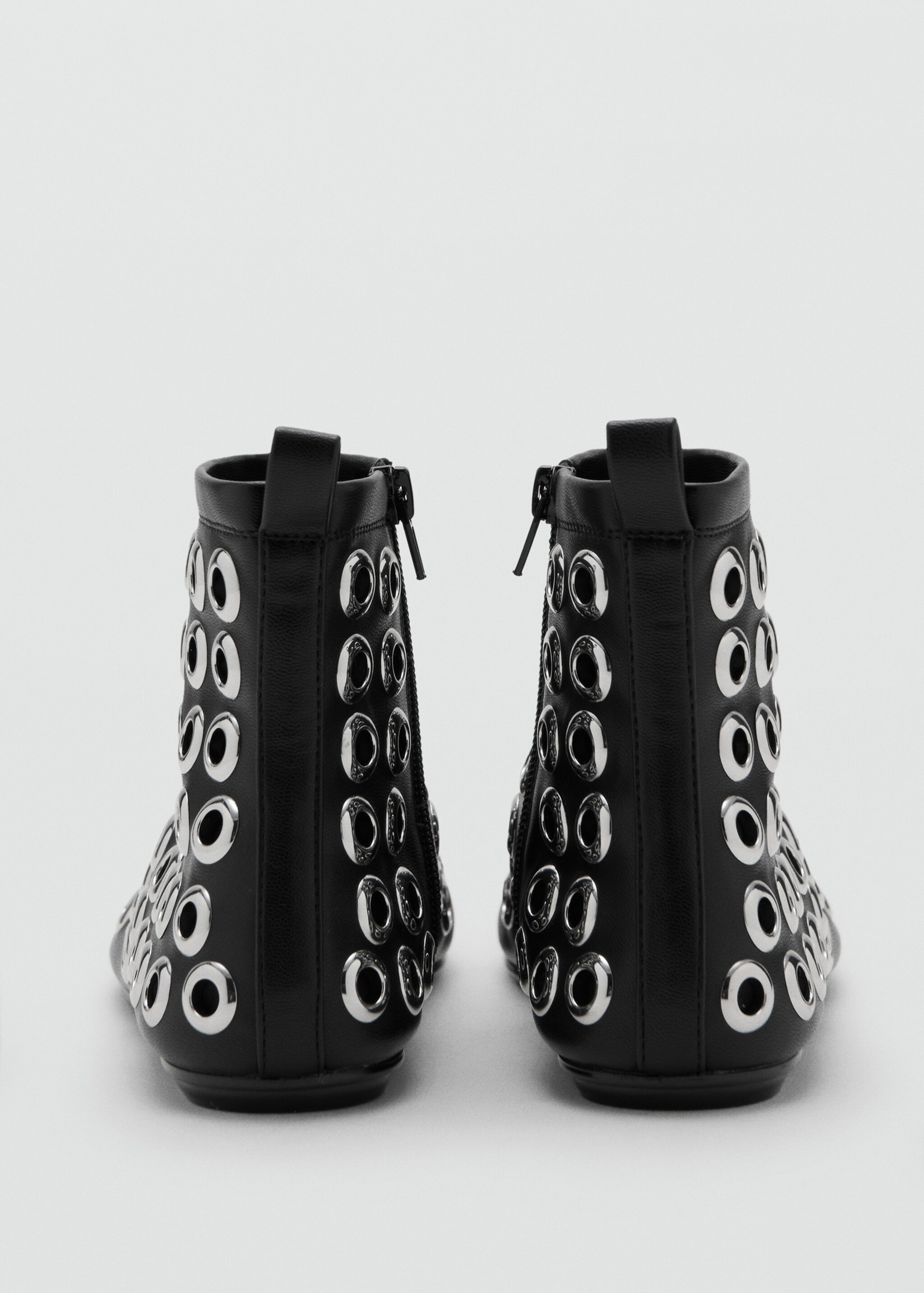 Bottine effet cuir eyelets - Détail de l'article 2, Noir. Ref: 17088633-00.