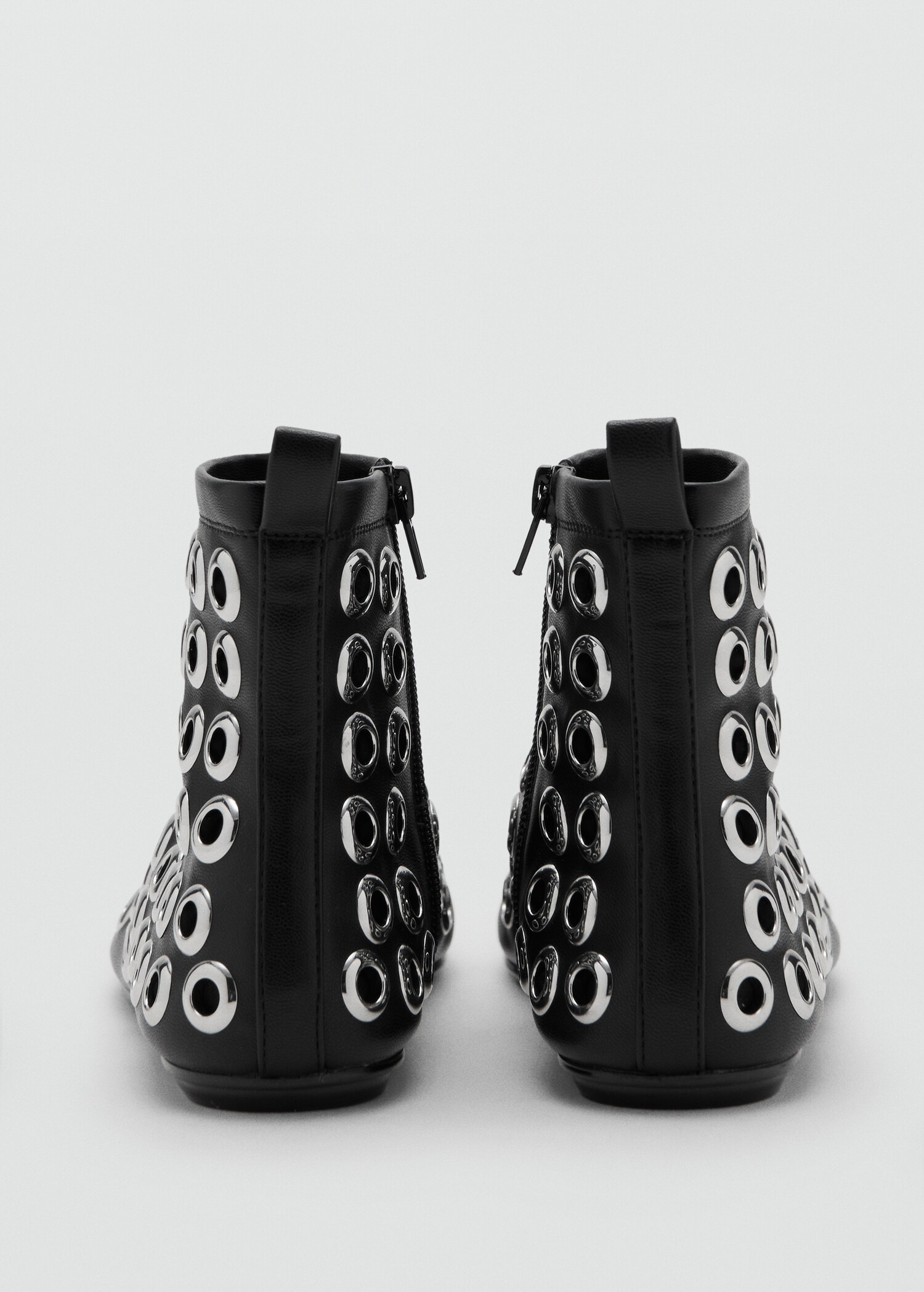 Leather-effect ankle boots with eyelets - Details of the article 2