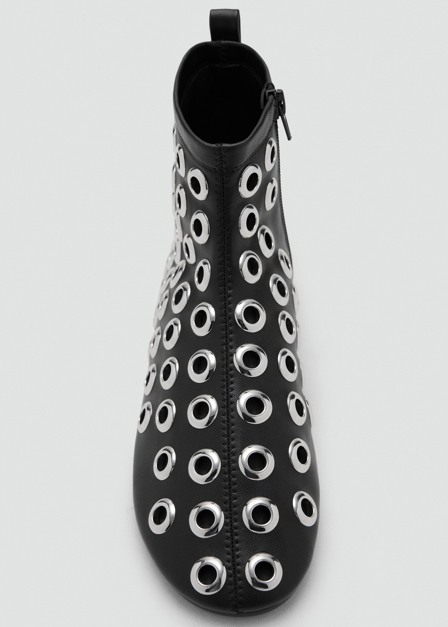 Leather-effect ankle boots with eyelets - Details of the article 4