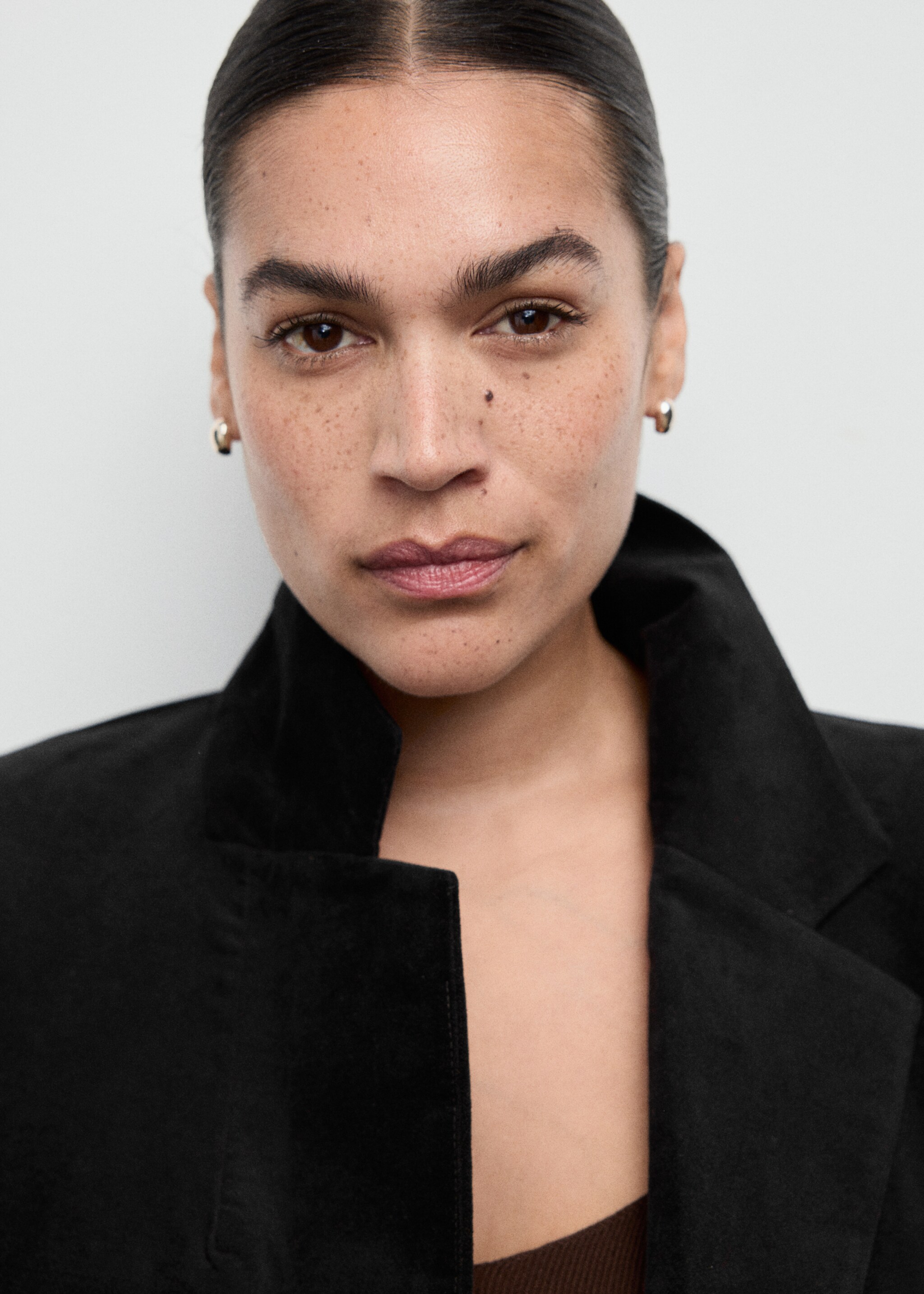 Blazer aus Velveton mit Taschen - Detail des Artikels 4, Schwarz. Ref: 17088636-00.